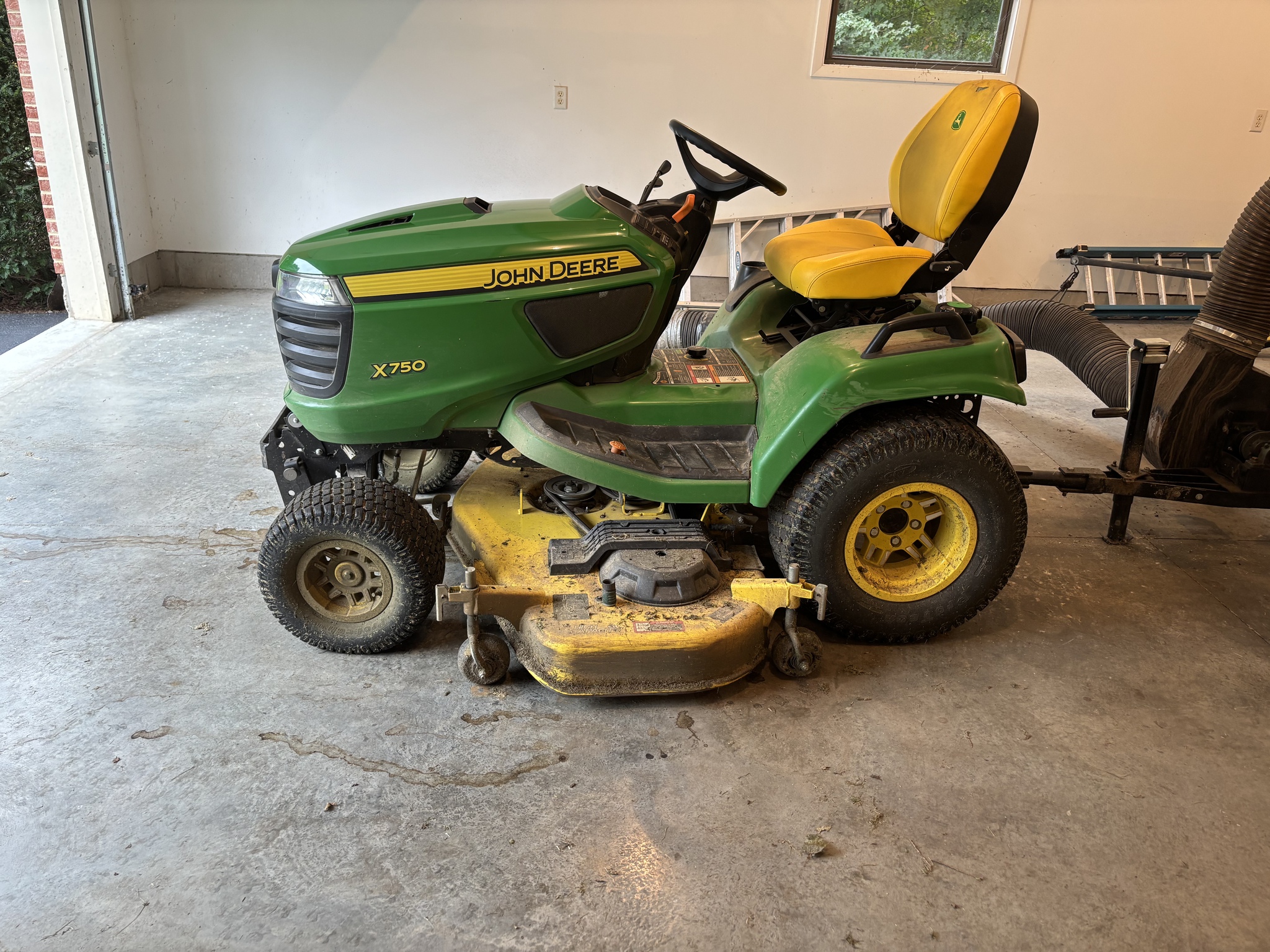 Used 2022 John Deere X750 Lawn & Garden Tractors at Koenig Equipment in Oxford, OH - PhotoXL0