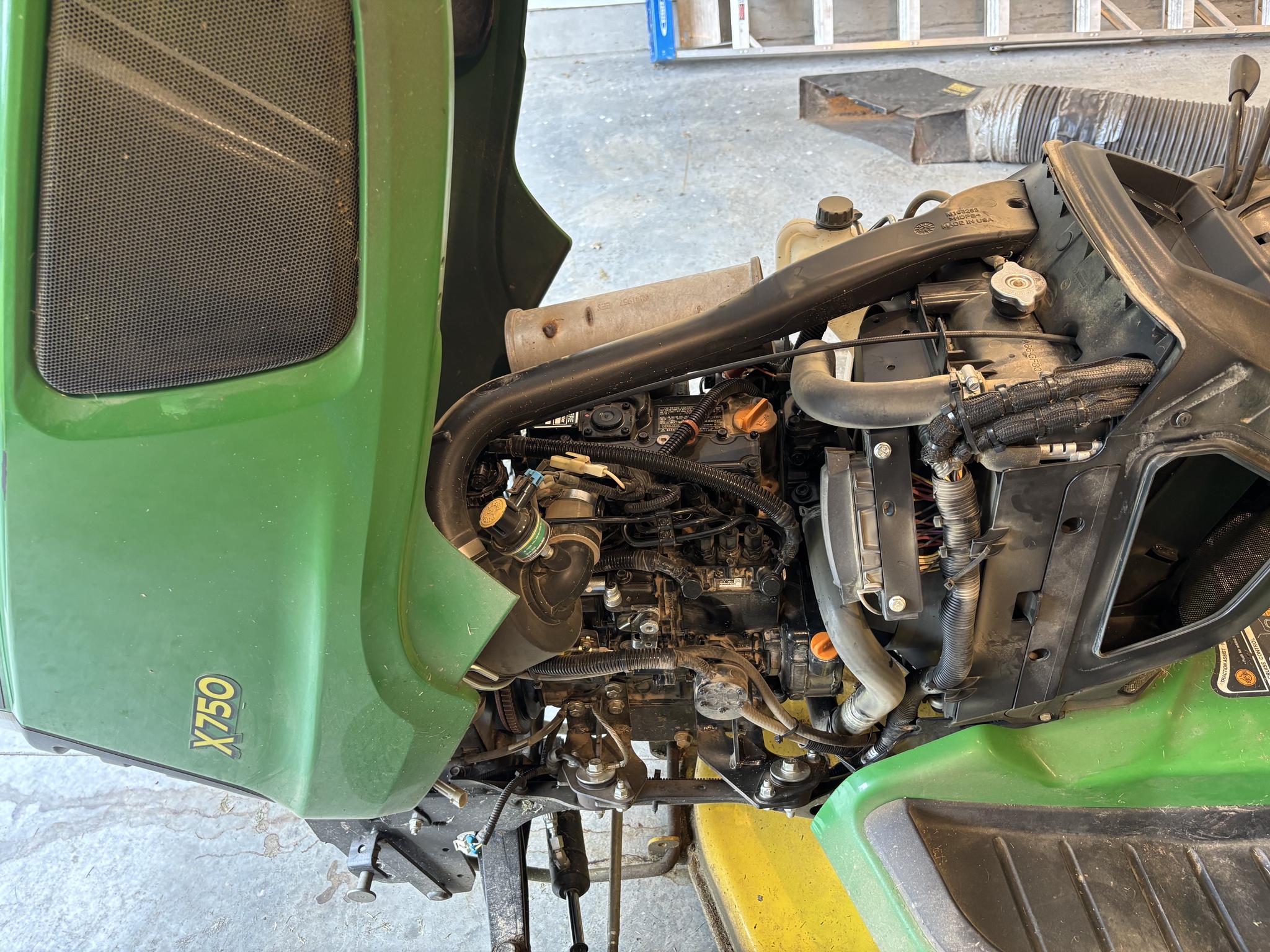 Used 2022 John Deere X750 Lawn & Garden Tractors at Koenig Equipment in Oxford, OH - PhotoXL10