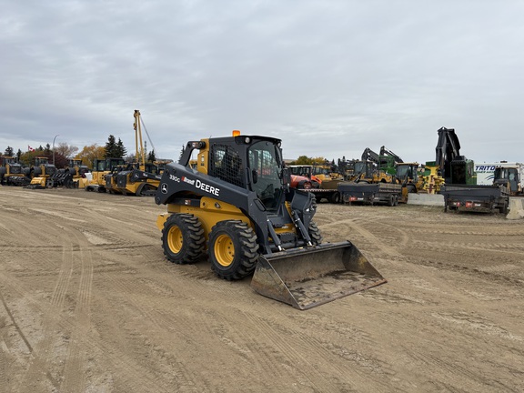 2018 John Deere 330G