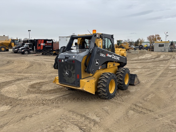 2018 John Deere 330G