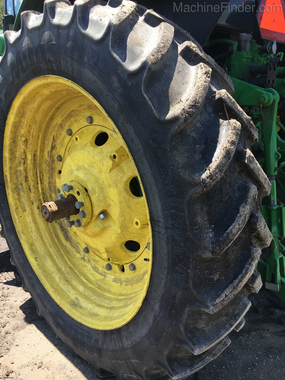 2016 John Deere 6155M Image 10