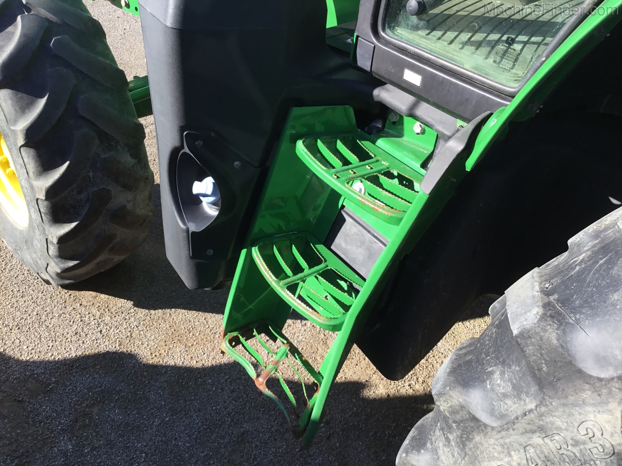 2016 John Deere 6110M Image 14