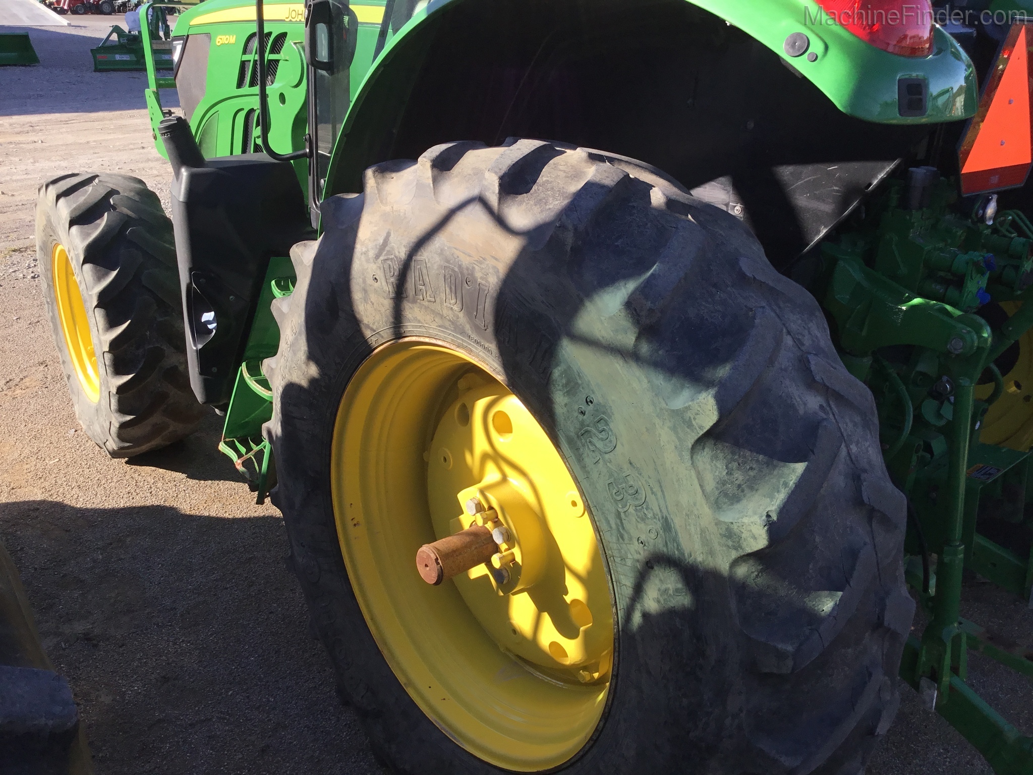 2016 John Deere 6110M Image 15