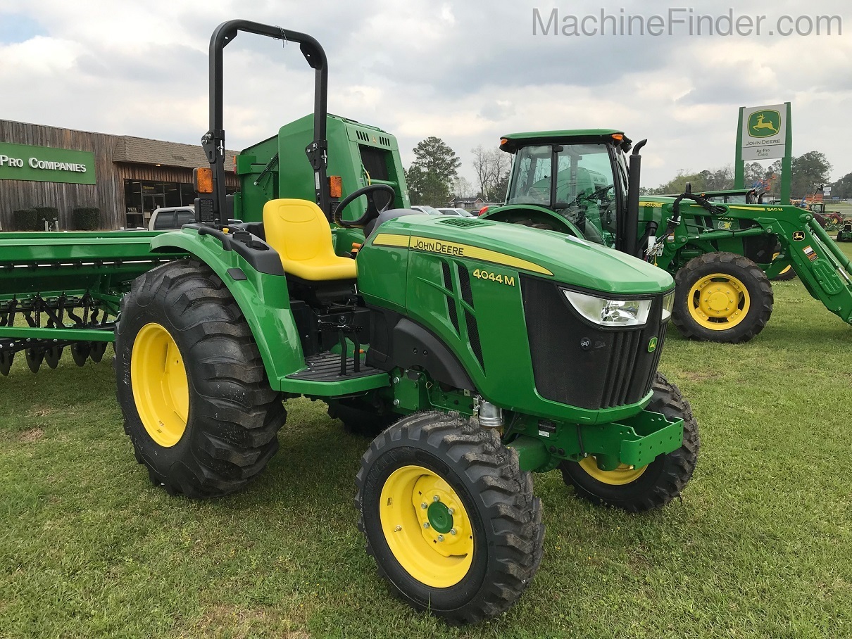 2021 John Deere 4044M Image 1