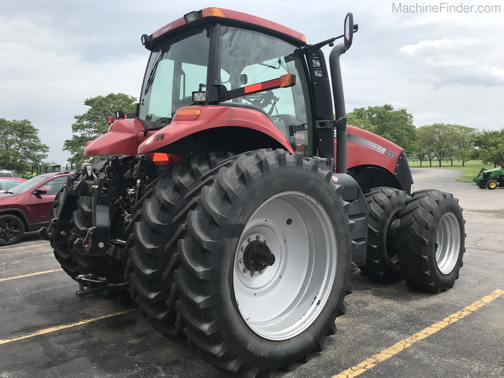 2011 Case IH 235 Image 3