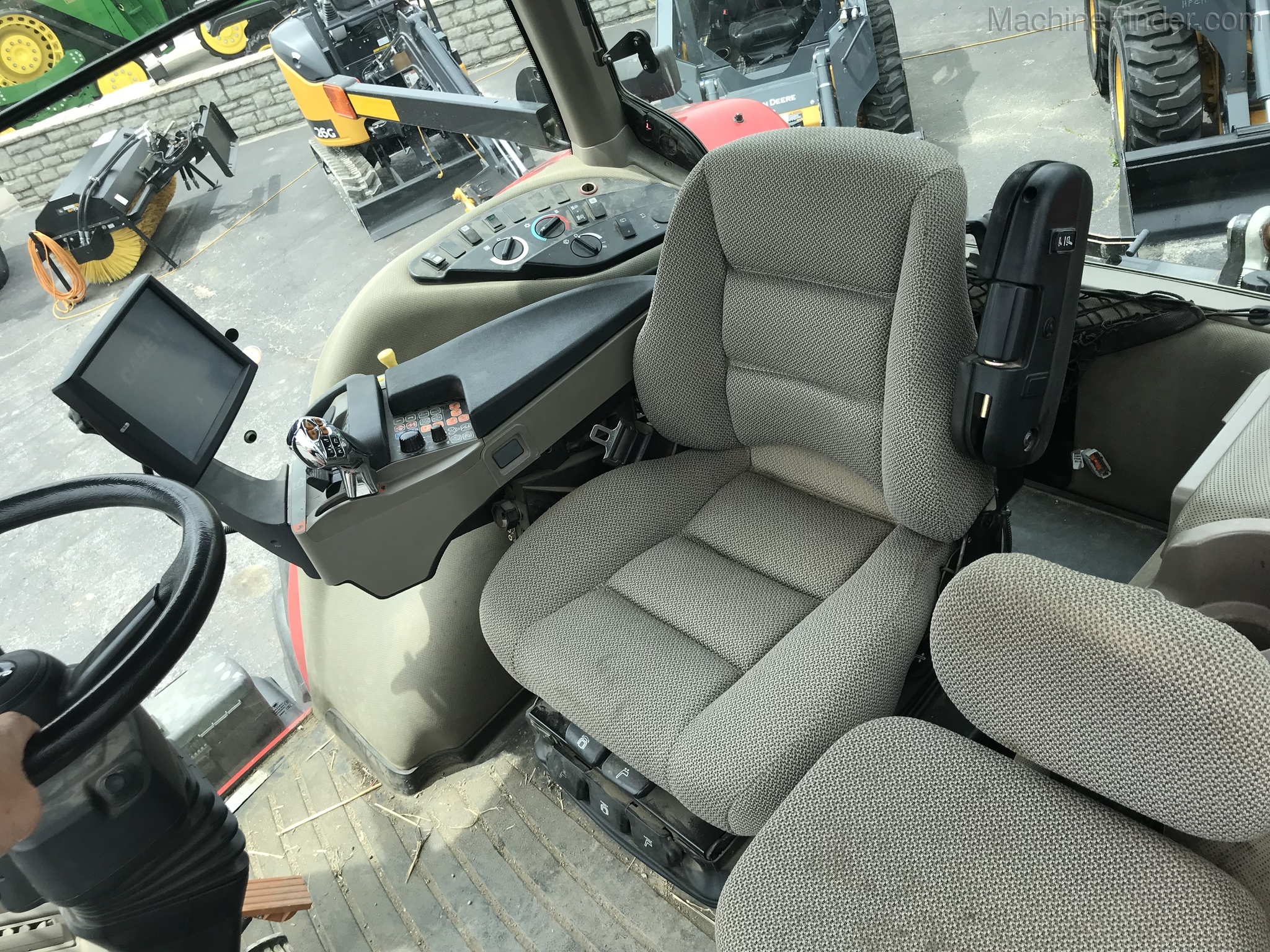 2011 Case IH 235 Image 8