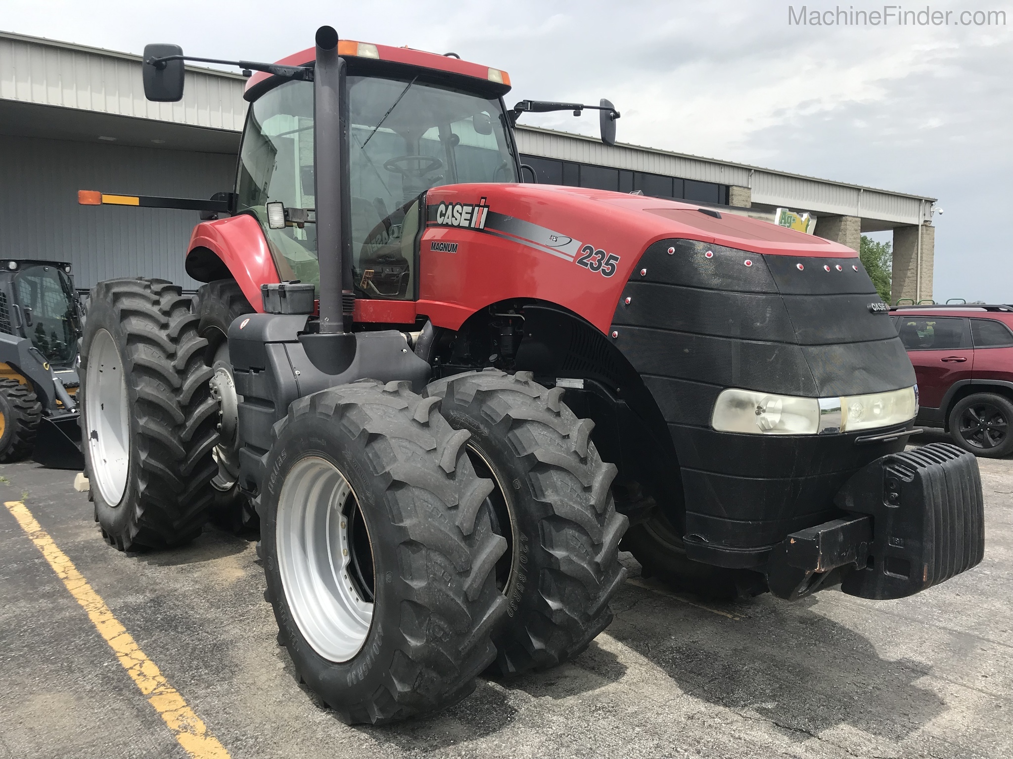 2011 Case IH 235 Image 2