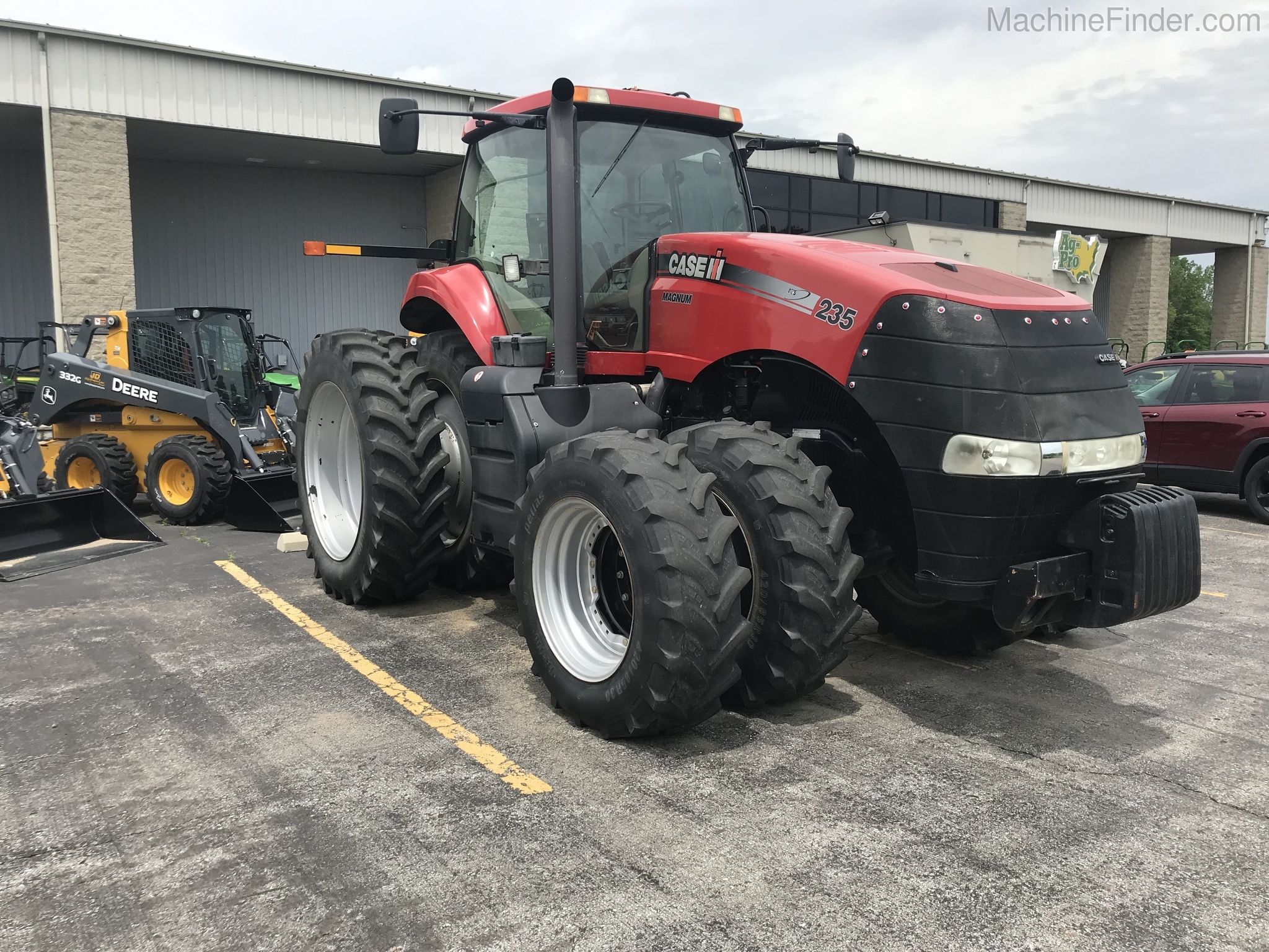 2011 Case IH 235 Image 1