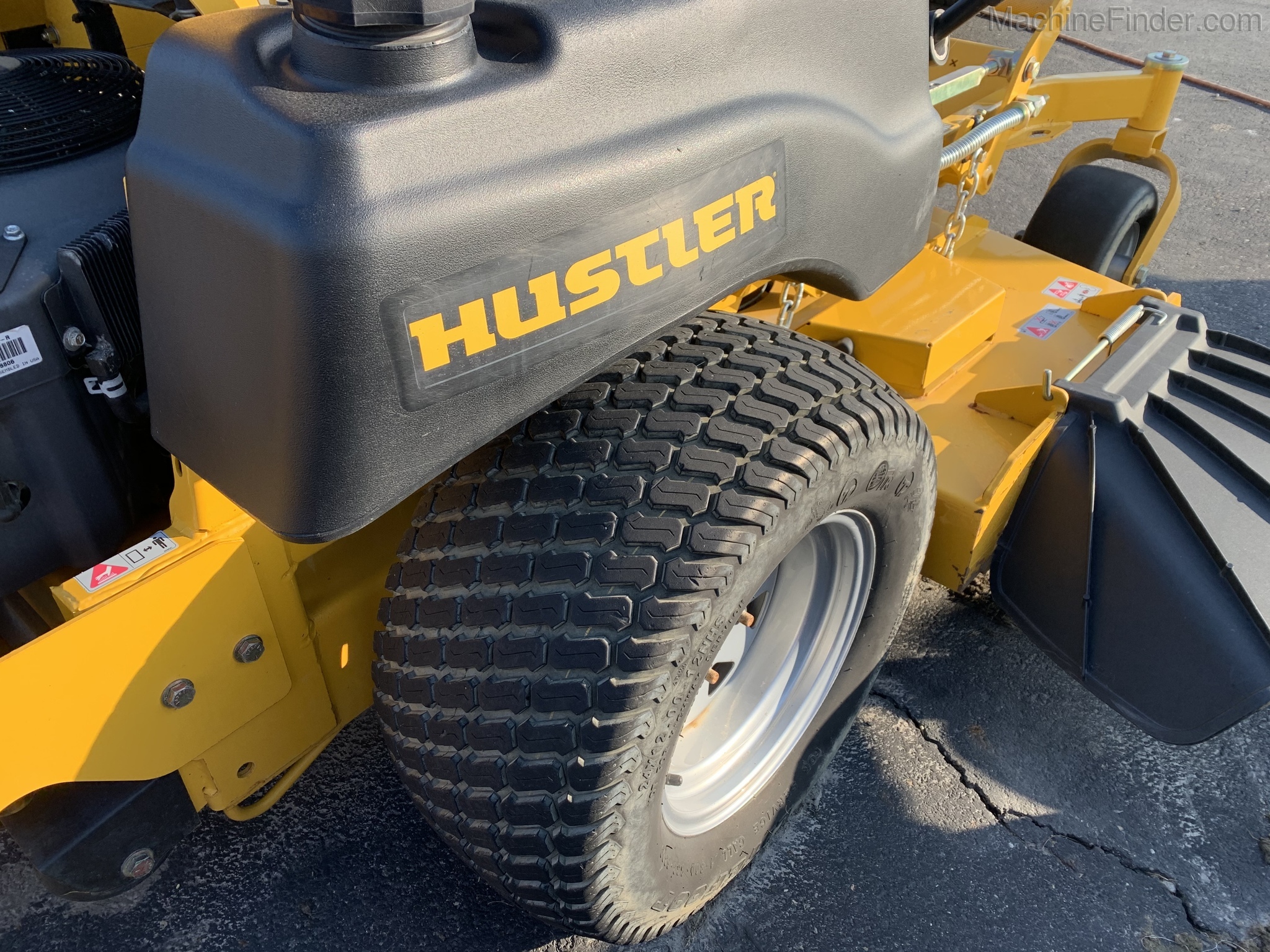 2015 Hustler SUPER Z Image 3