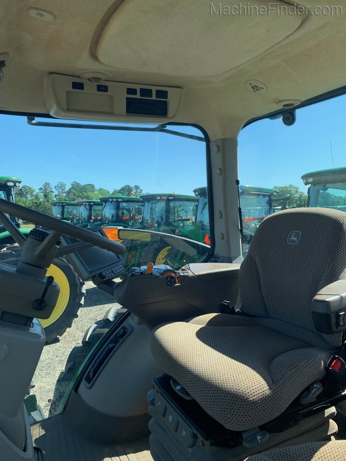 2019 John Deere 8295R Image 4
