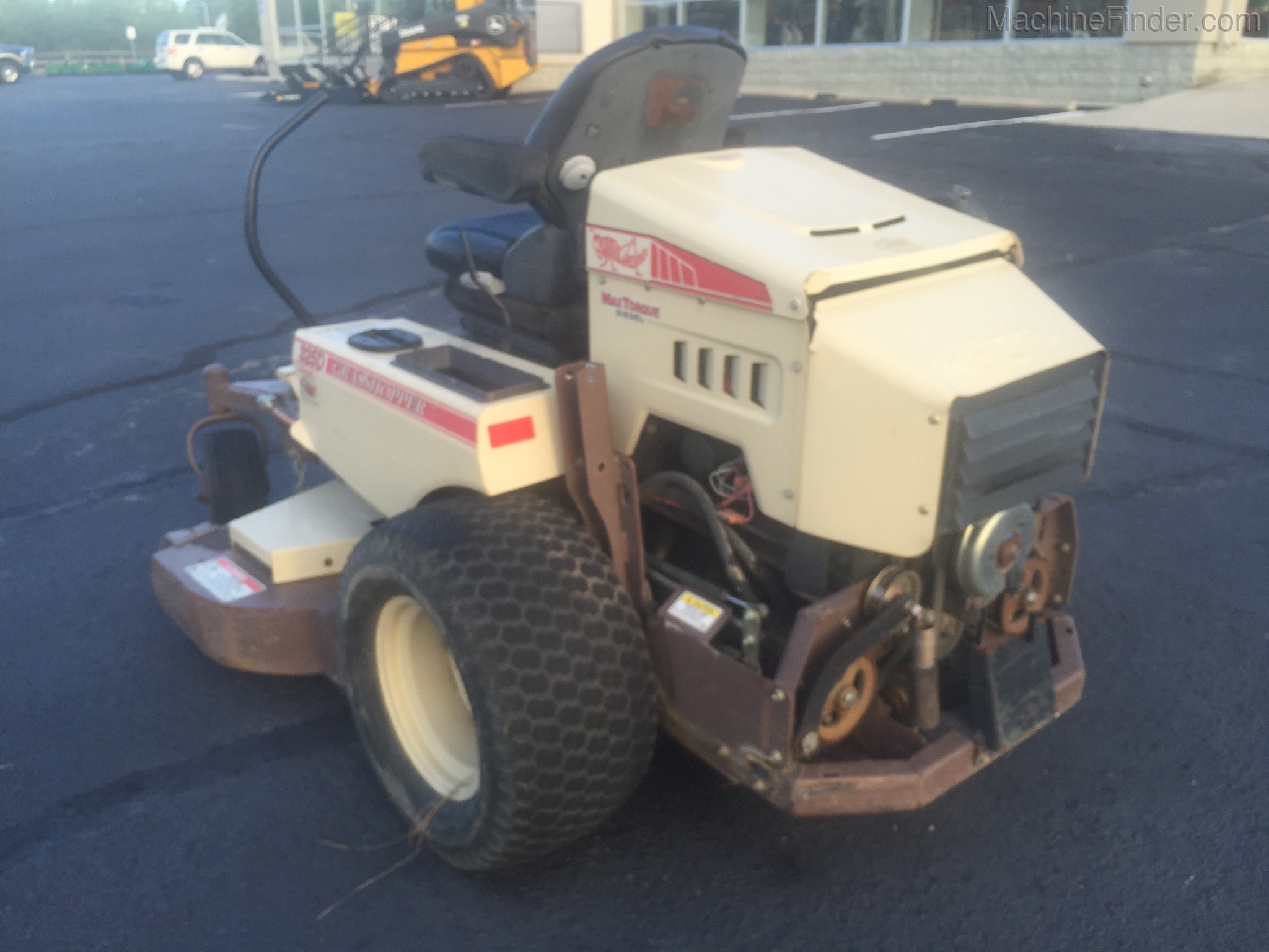 2000 Grasshopper 325D Image 2