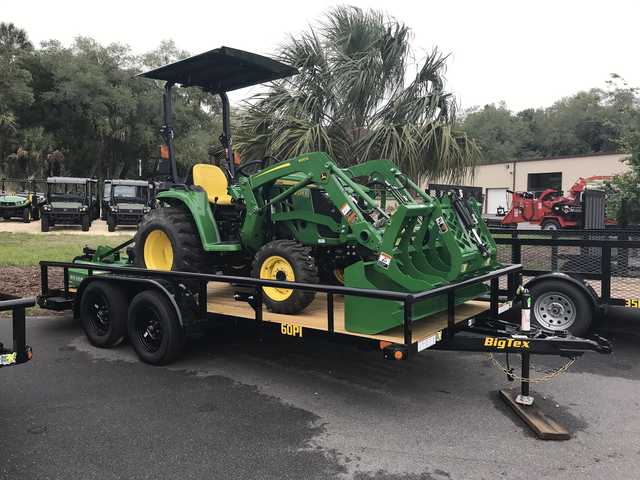 2023 John Deere 3025E Image 1