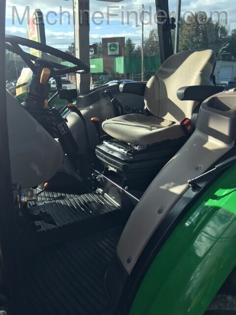 2016 John Deere 5055E Image 4