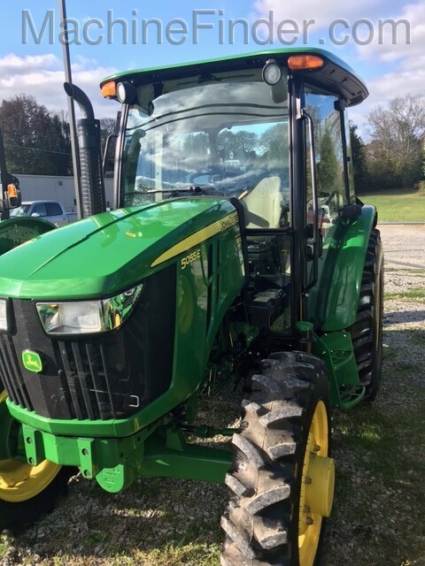 2016 John Deere 5055E Image 6