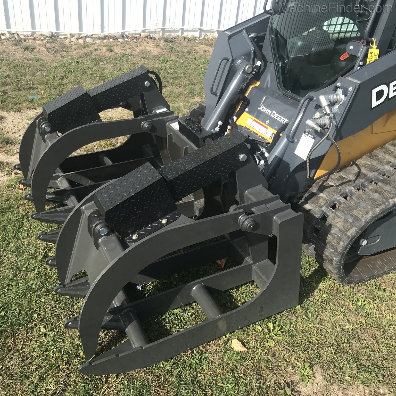 2020 John Deere 317G Image 3
