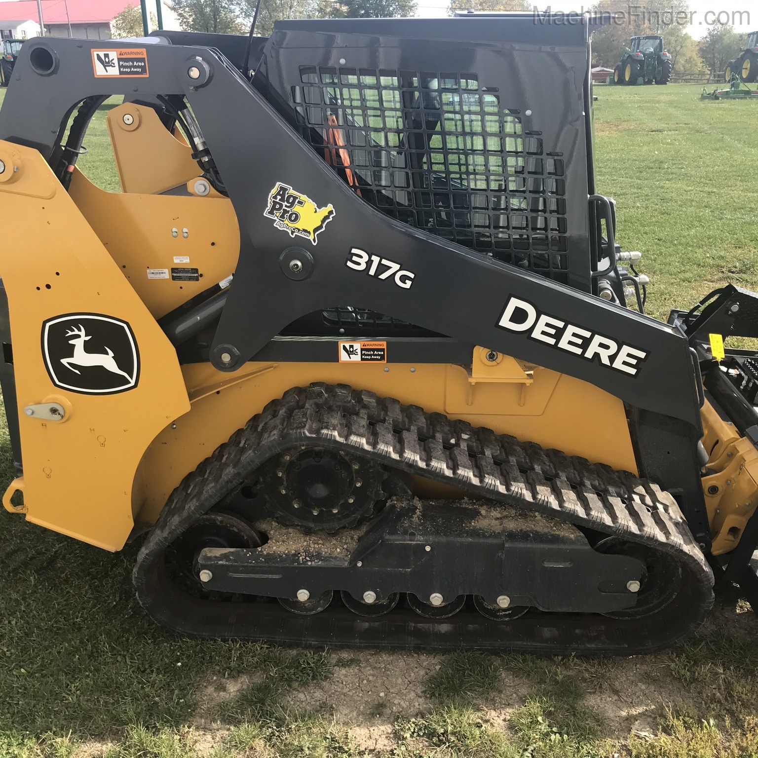 2020 John Deere 317G Image 5