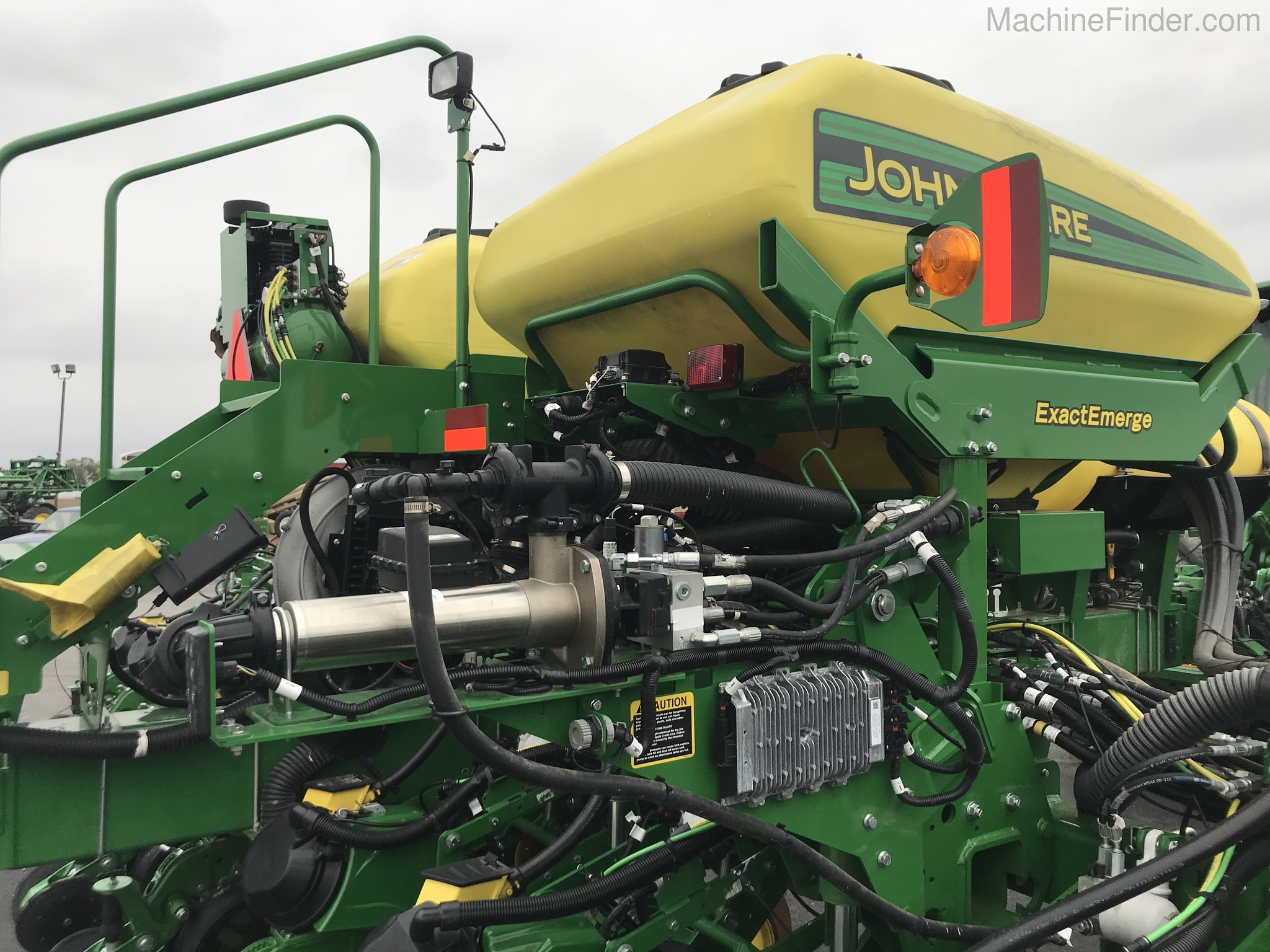 2020 John Deere 1775NT Image 9