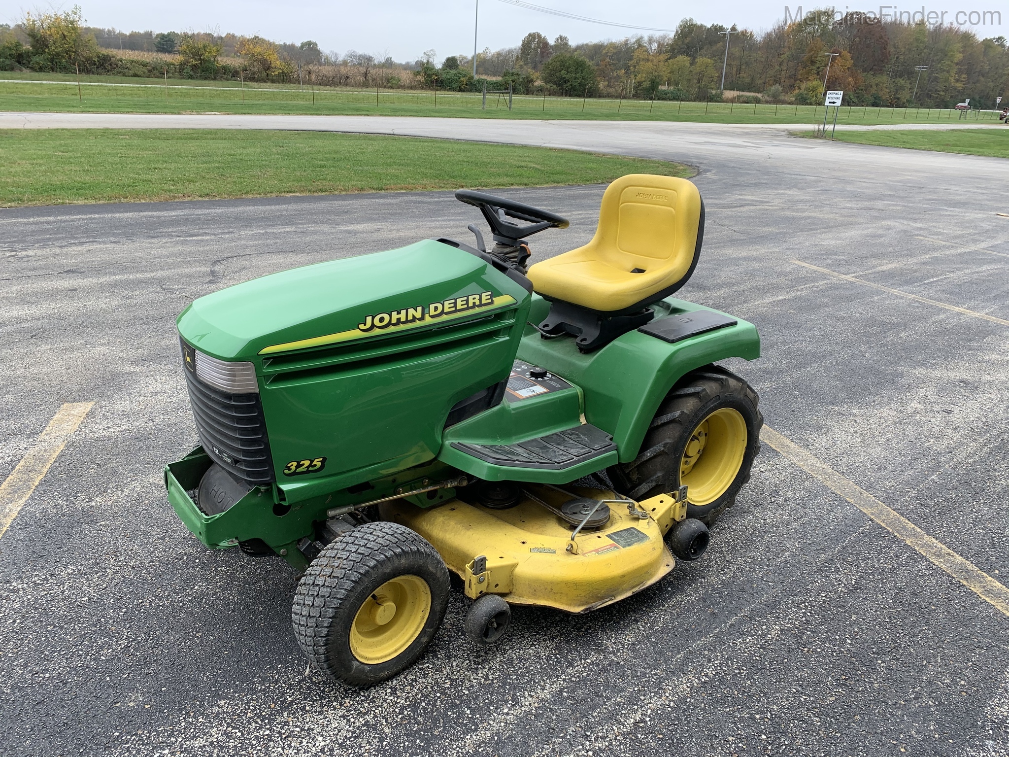 2000 John Deere 325 Image 2