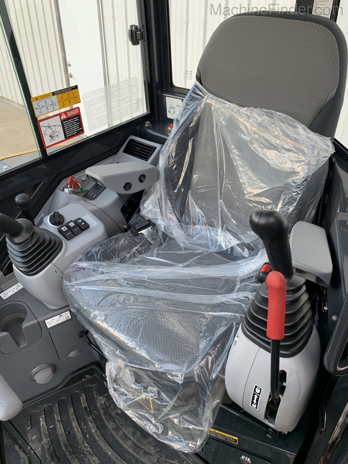 2020 John Deere 30G Image 9