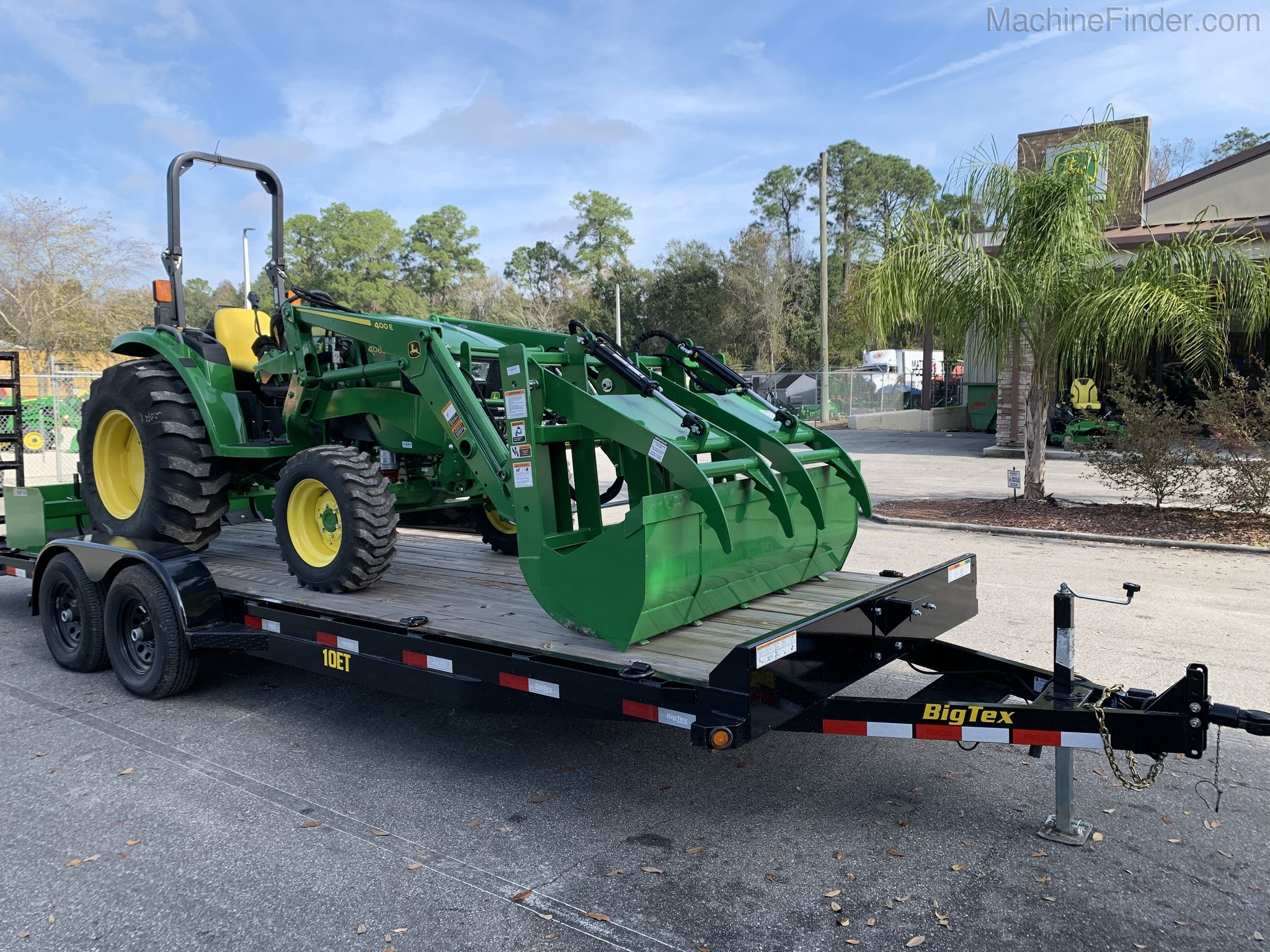 2020 John Deere 4066M Image 1