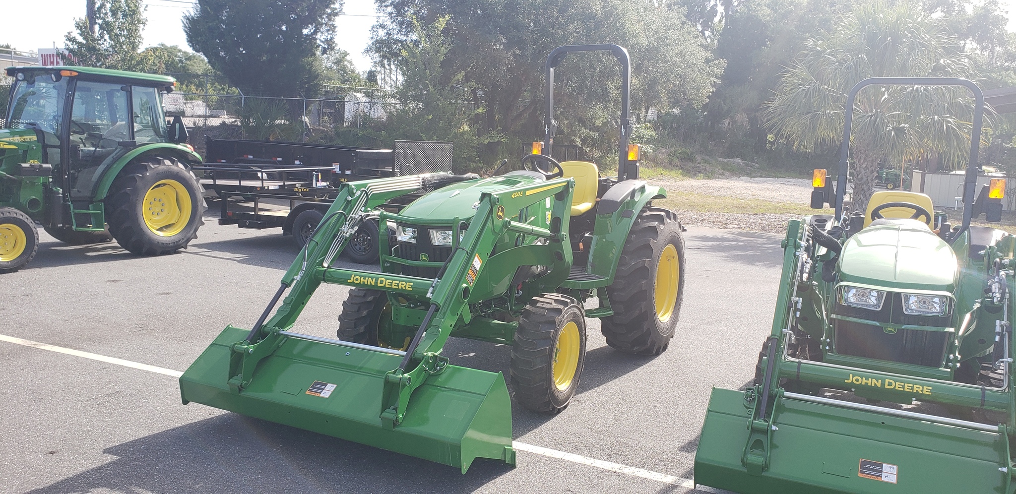 2023 John Deere 3035D Image 2
