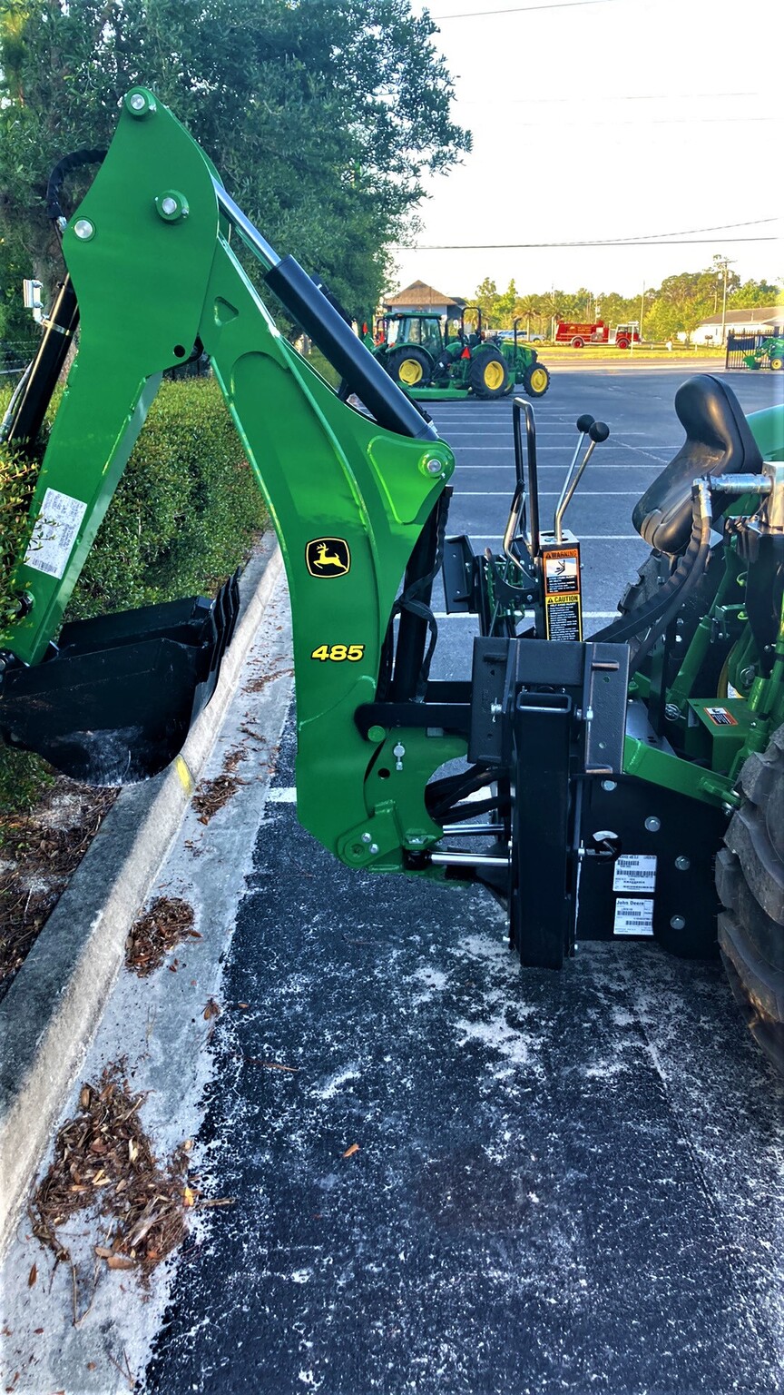 2023 John Deere 5045E Image 4