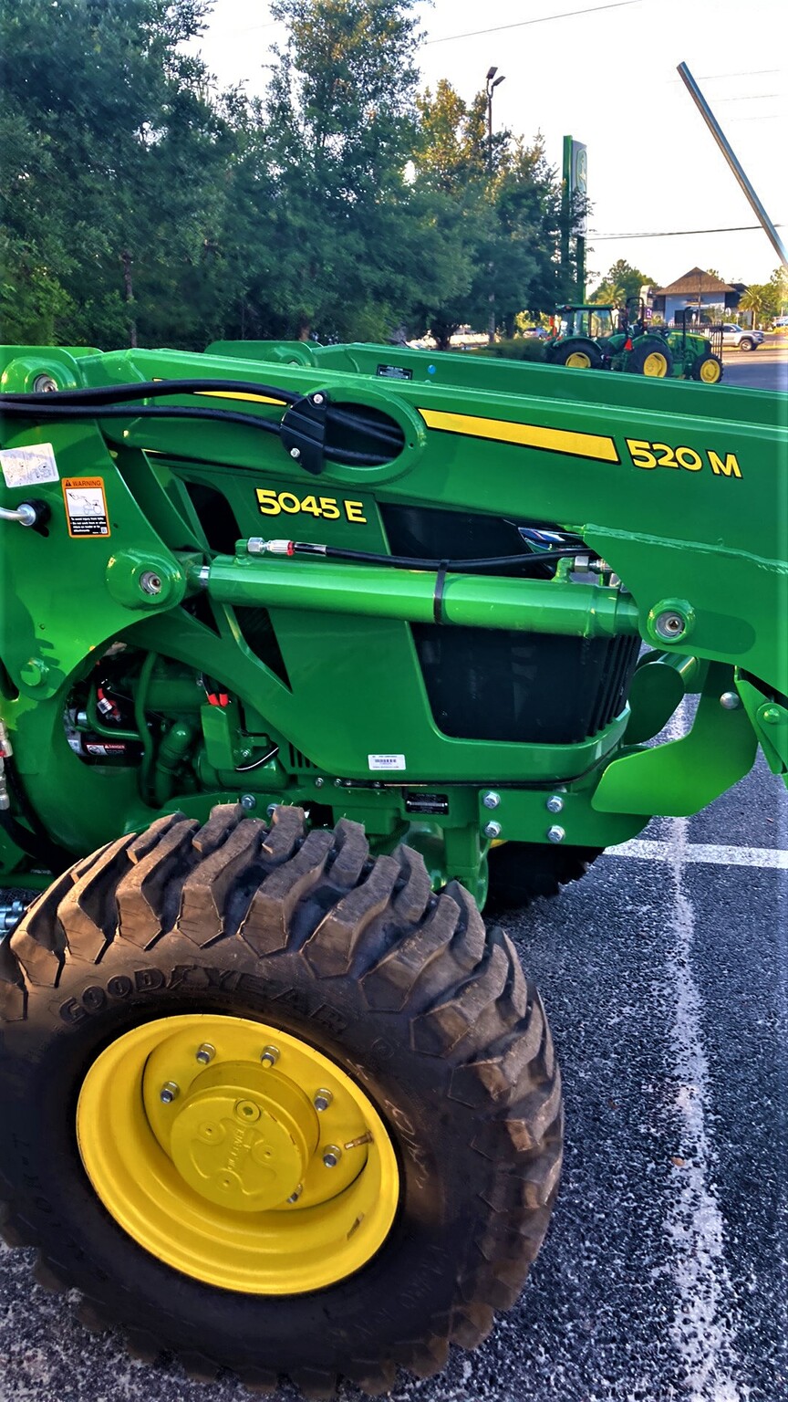 2023 John Deere 5045E Image 8