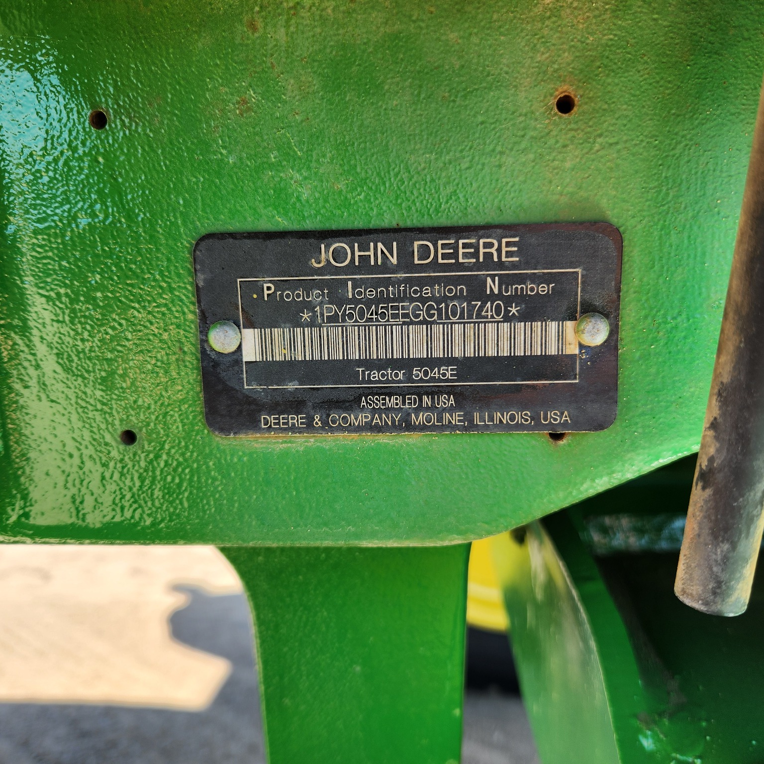 2016 John Deere 5045E Image 13