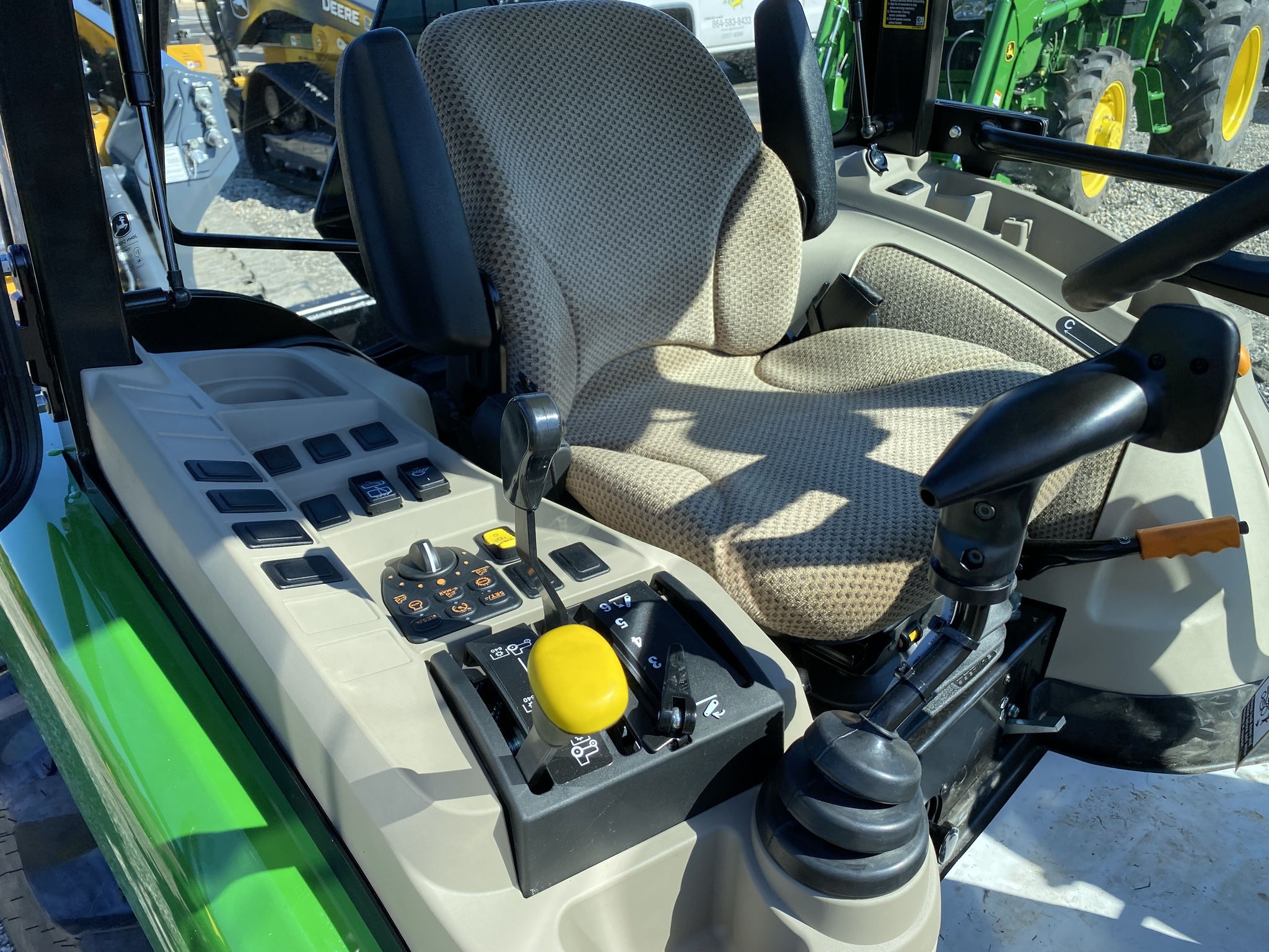 2023 John Deere 3039R Image 5