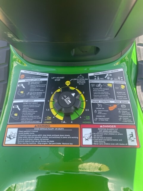 2023 John Deere X380 Image 7