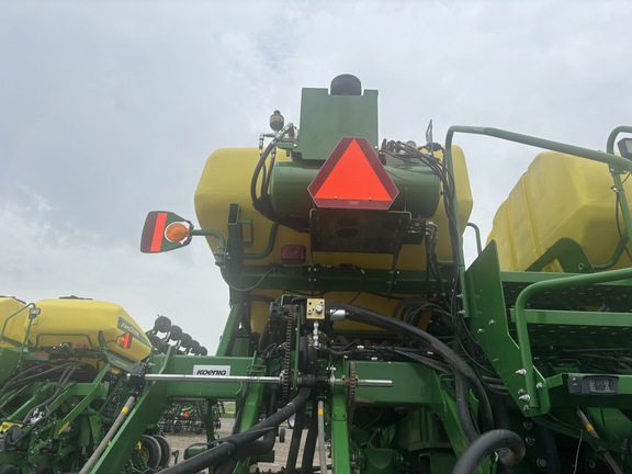 Used 2019 John Deere 1795 Planters: Drawn at Koenig Equipment in Anna, OH - Photo10