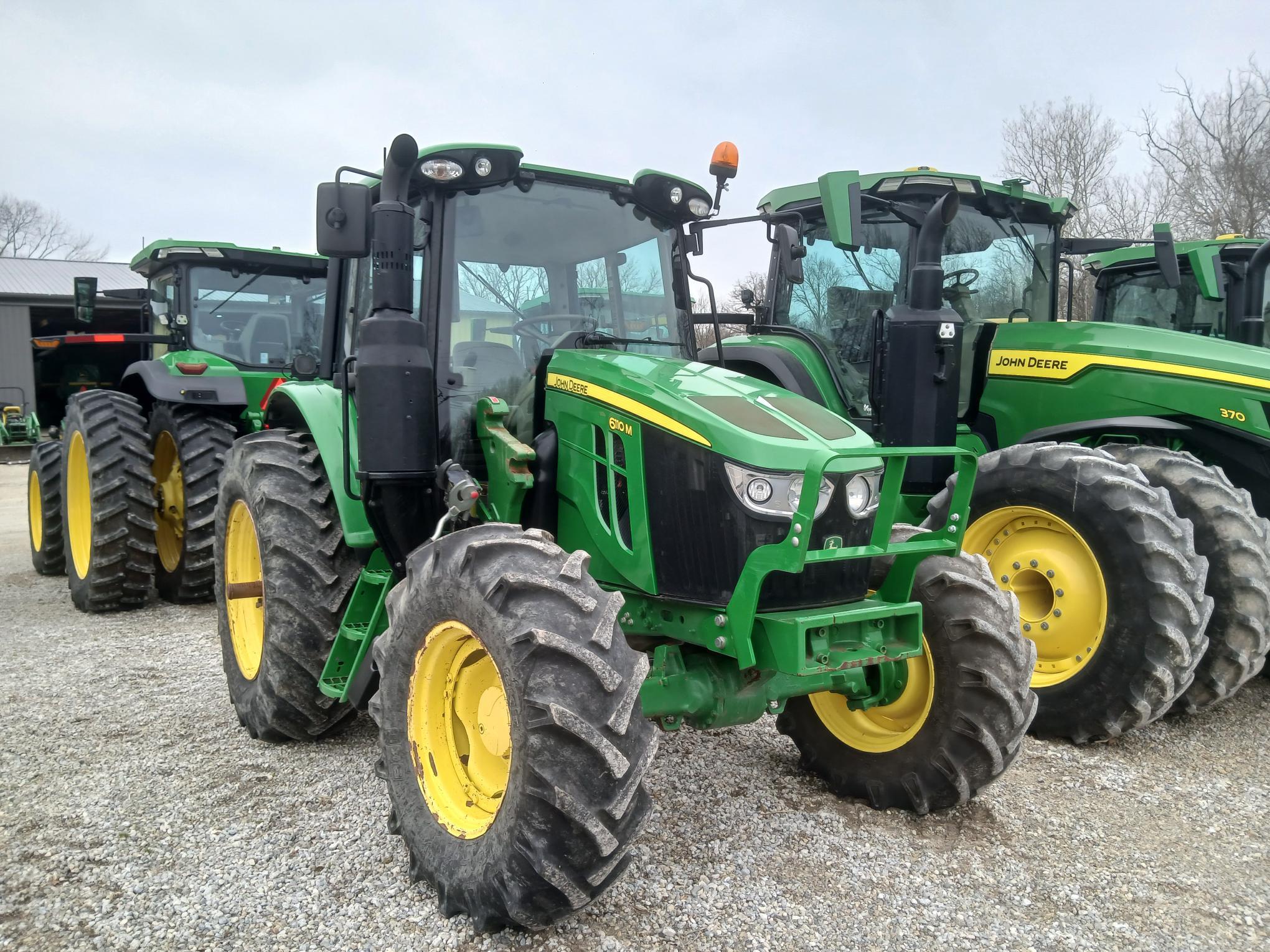 2020 John Deere 6110M Image 11