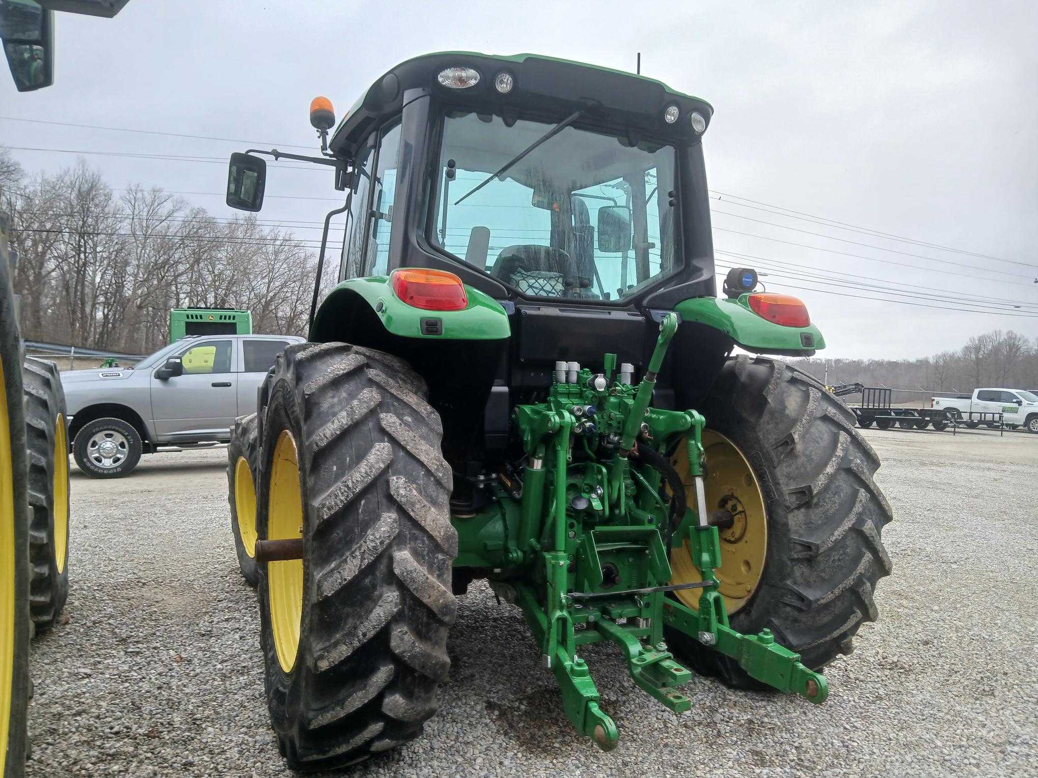 2020 John Deere 6110M Image 8