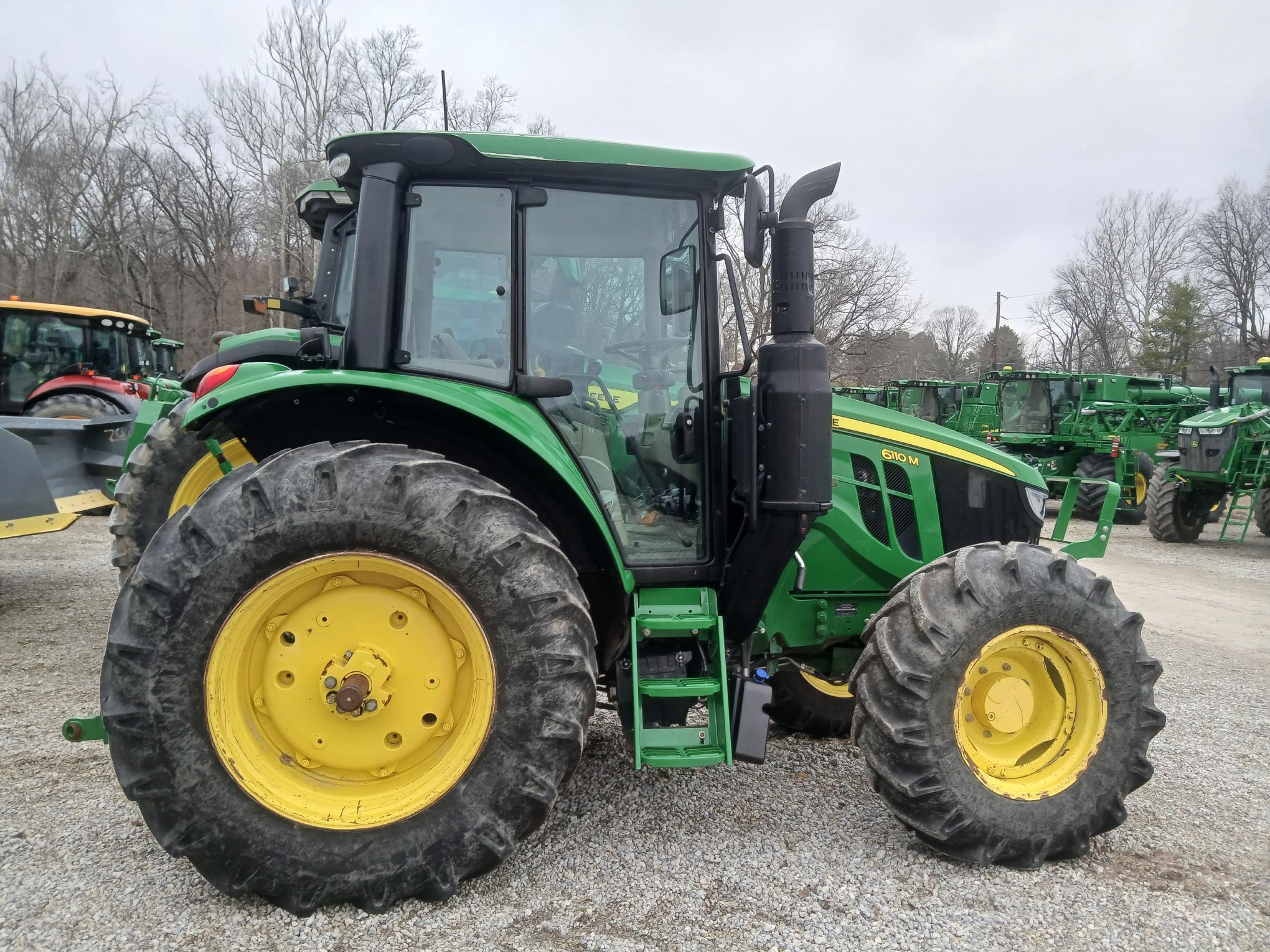 2020 John Deere 6110M Image 9