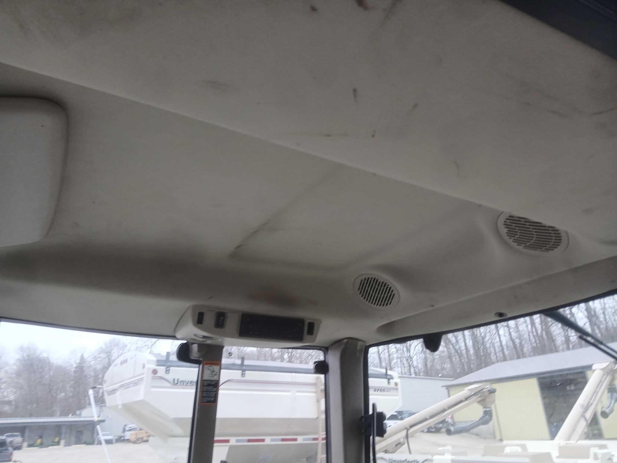 2020 John Deere 6110M Image 21