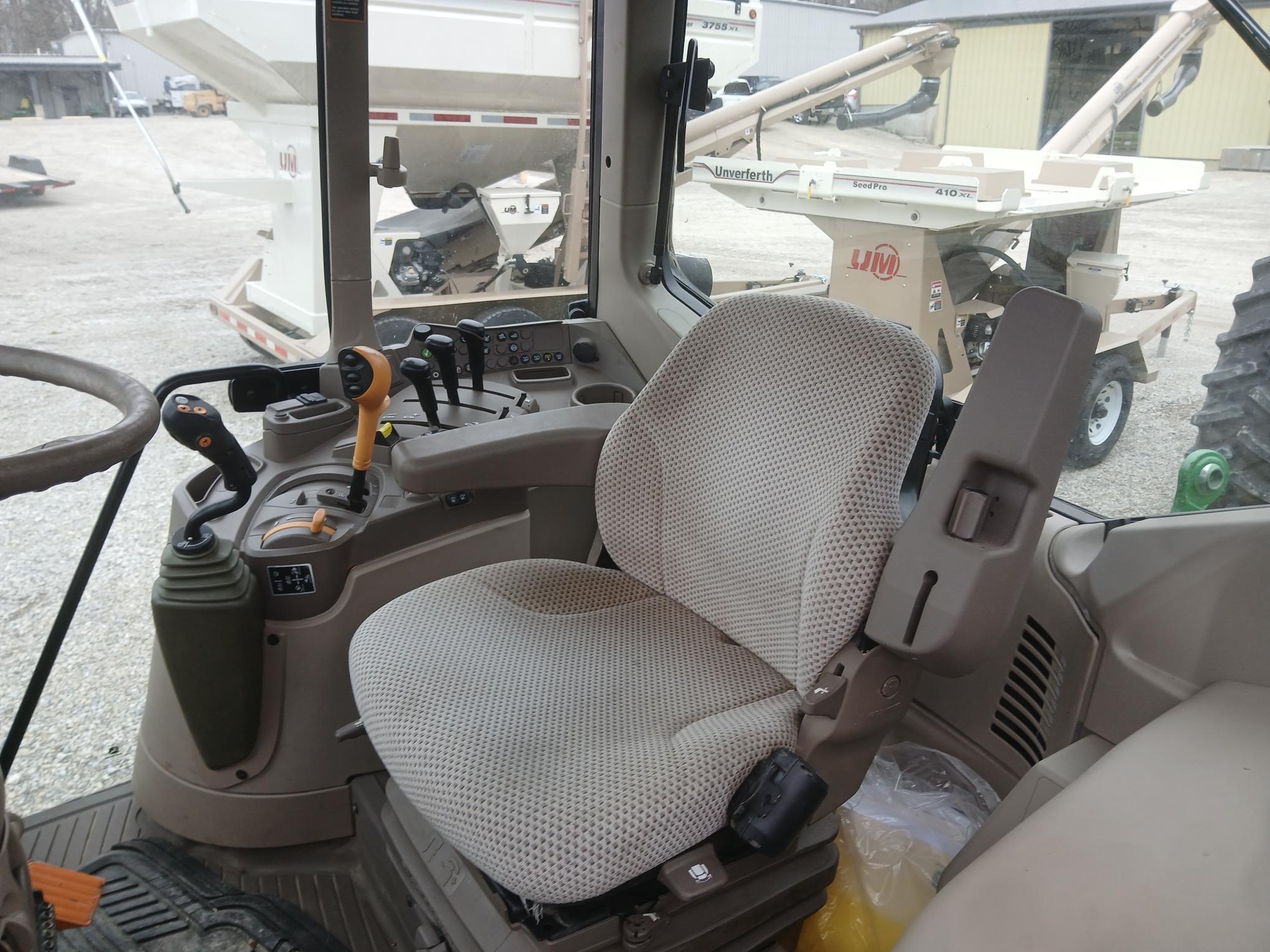 2020 John Deere 6110M Image 20