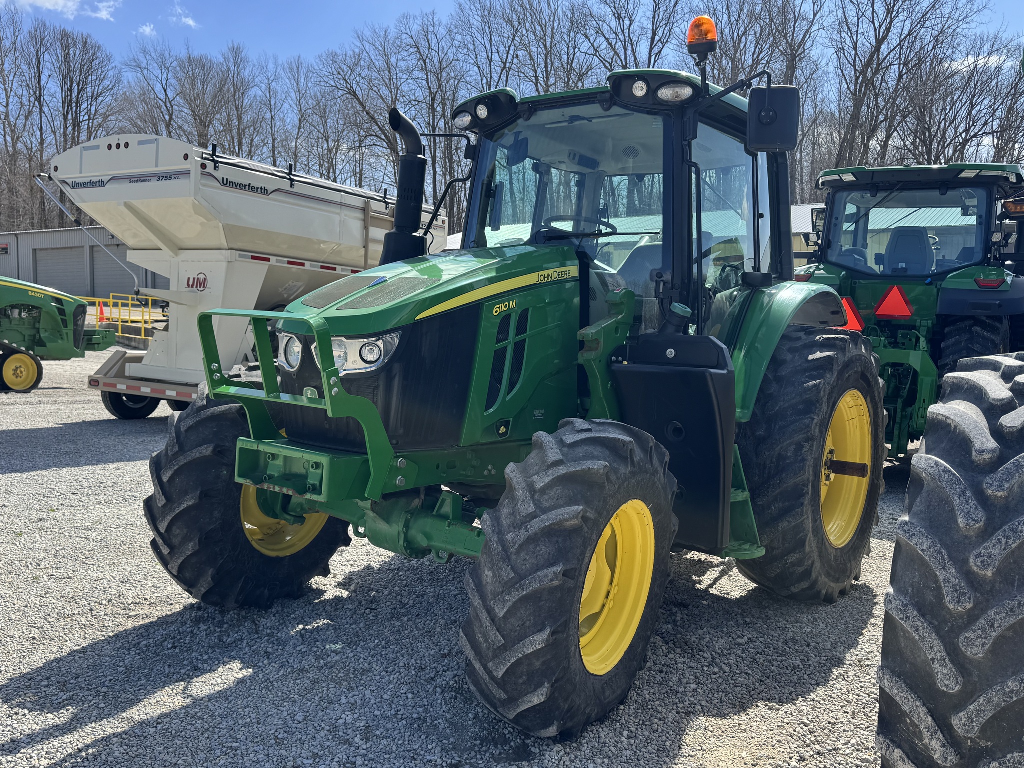 2020 John Deere 6110M Image 1