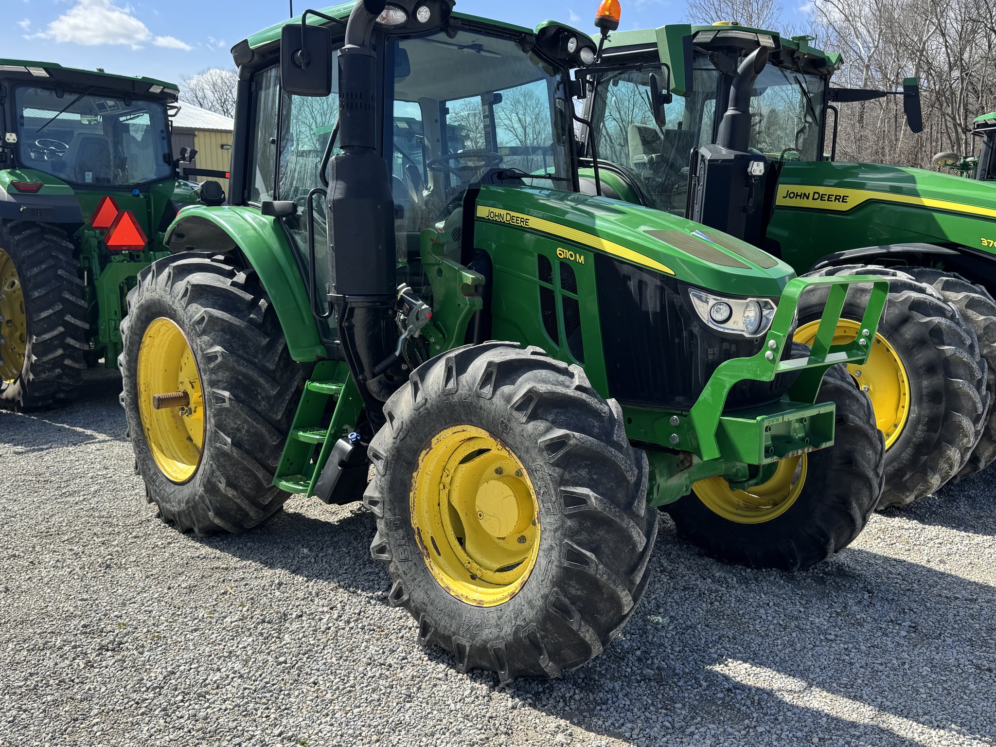 2020 John Deere 6110M Image 2
