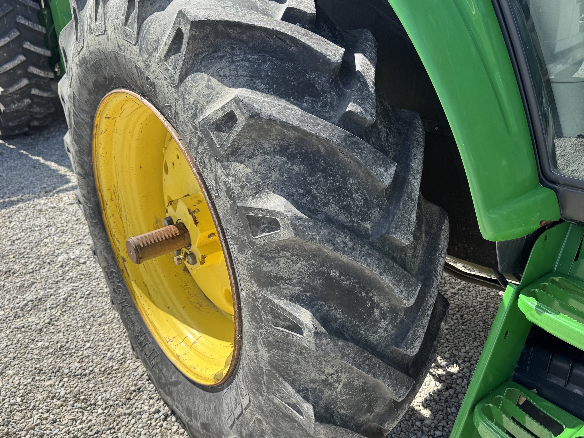 2020 John Deere 6110M Image 4