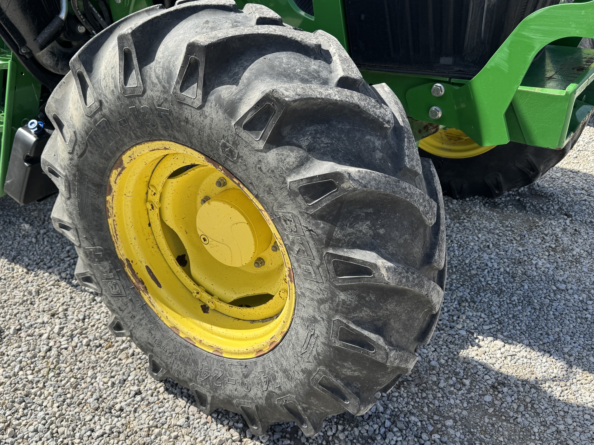 2020 John Deere 6110M Image 5