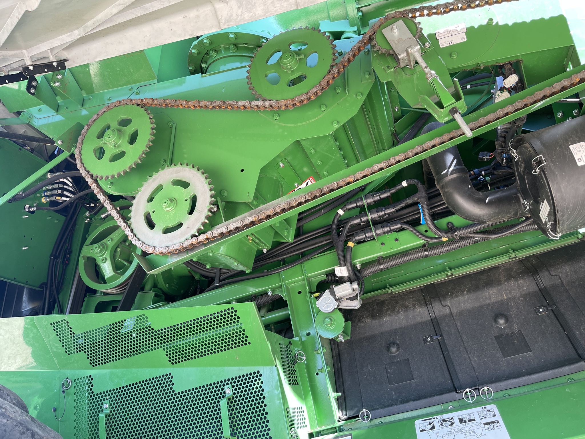  2022 John Deere S780 at Heritage Tractor in Kewanee, IL