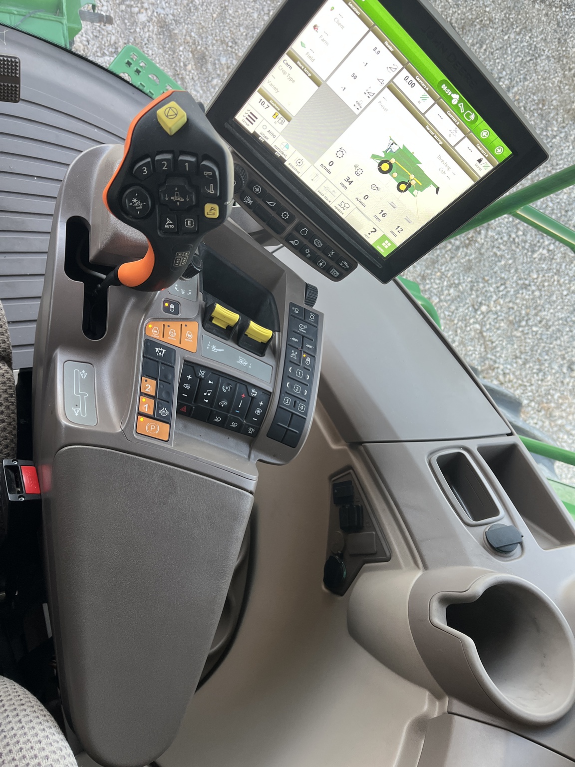  2022 John Deere S780 at Heritage Tractor in Kewanee, IL