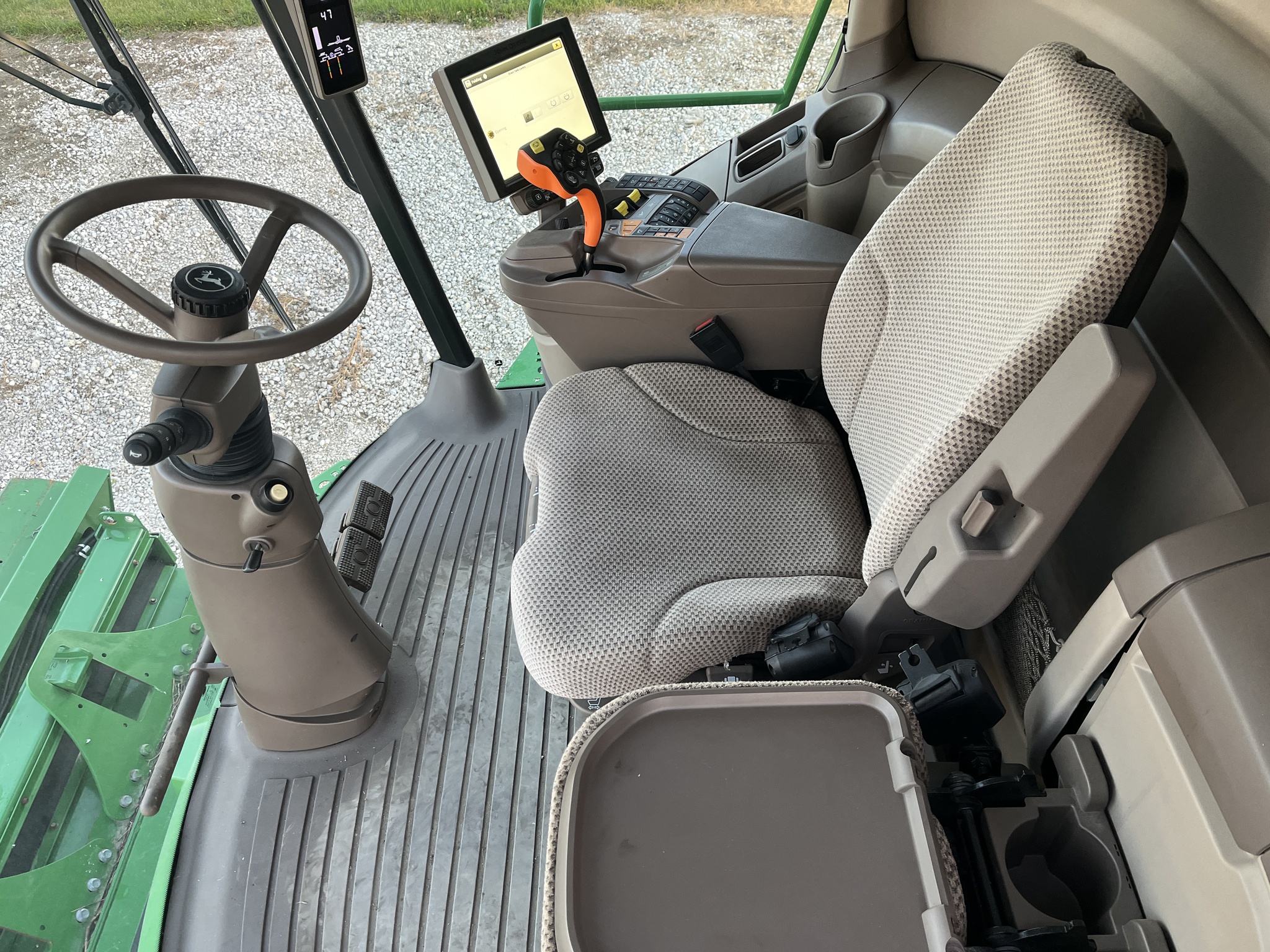  2022 John Deere S780 at Heritage Tractor in Kewanee, IL