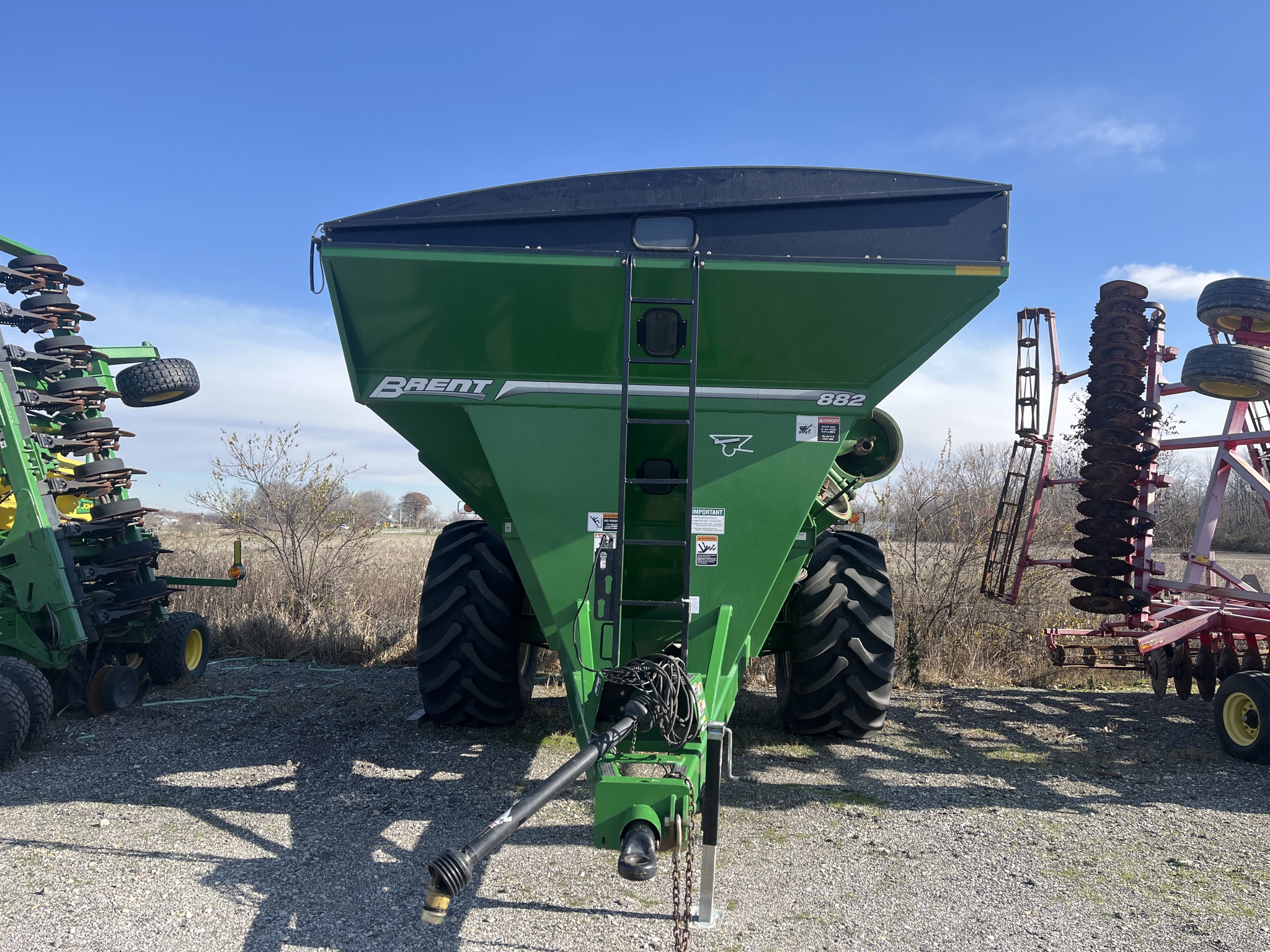 Used 2015 Brent 882 Grain Carts at Koenig Equipment in Greenfield, IN - PhotoXL1