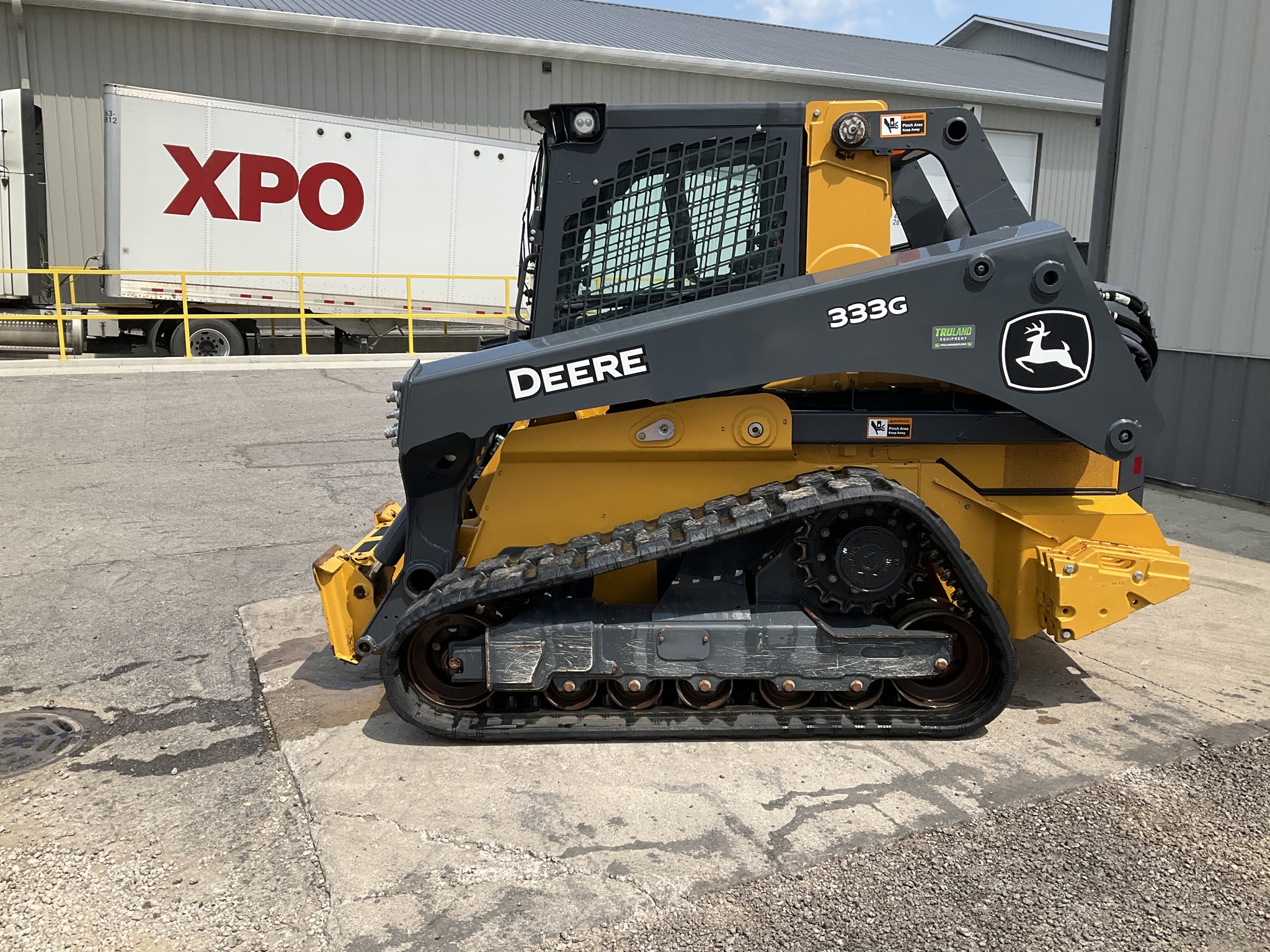 2023 John Deere 333G Image 2