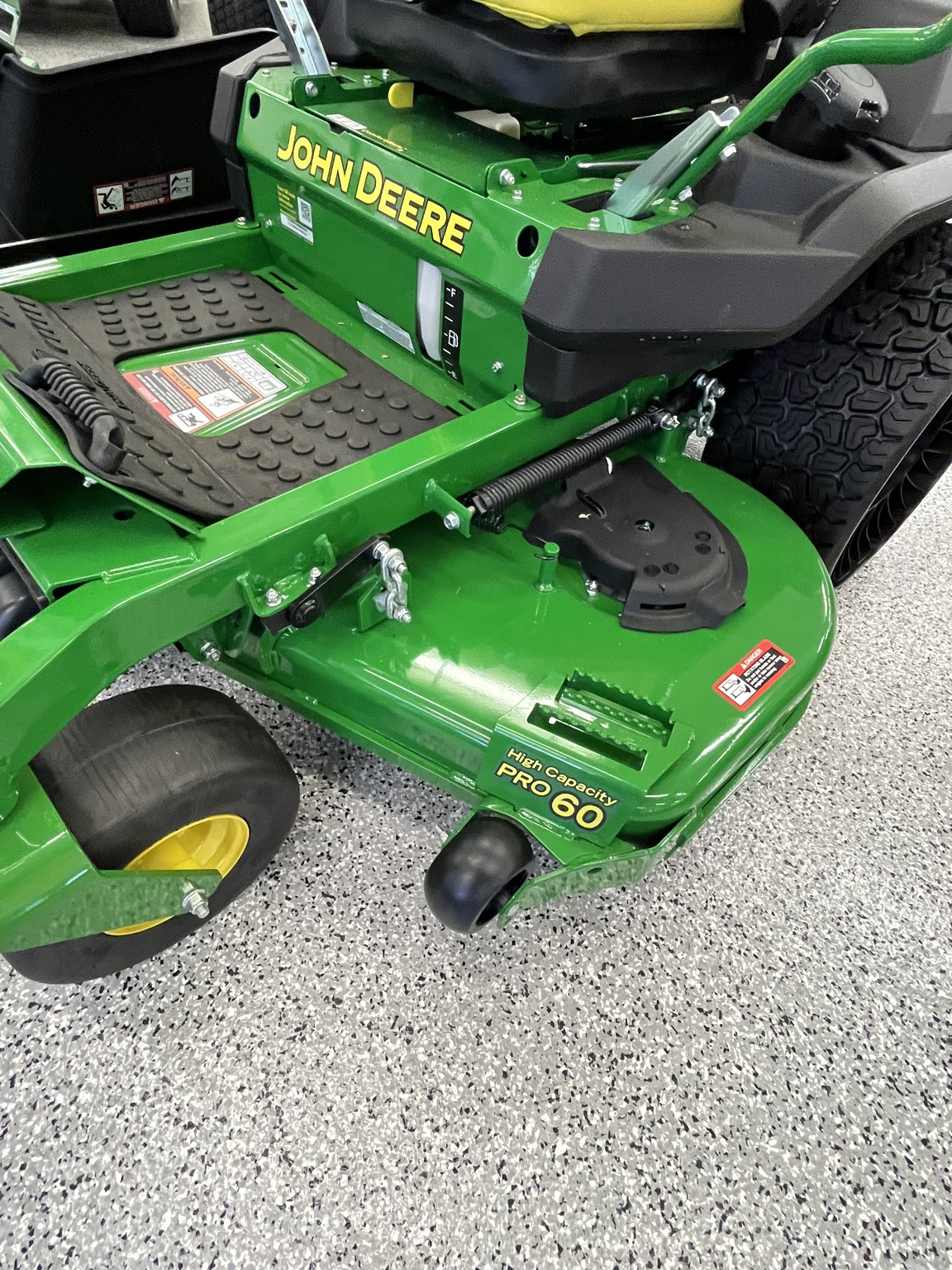 2025 John Deere Z740R Image 2