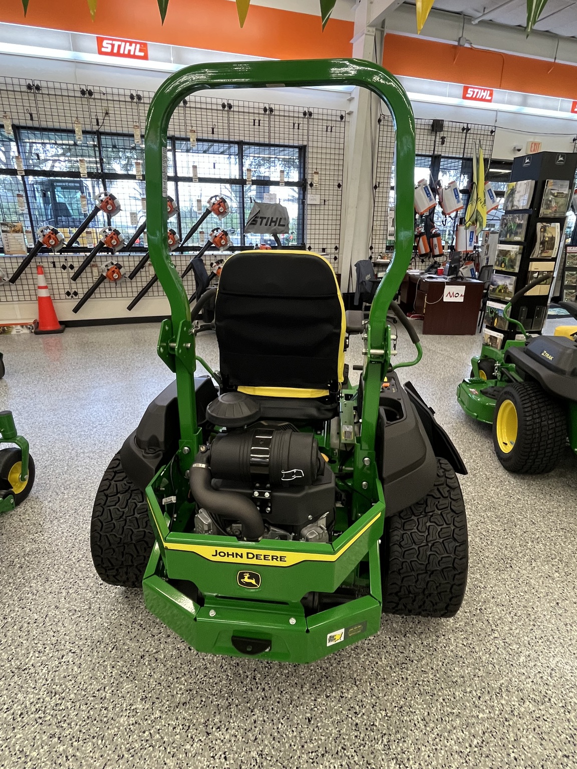 2025 John Deere Z740R Image 5