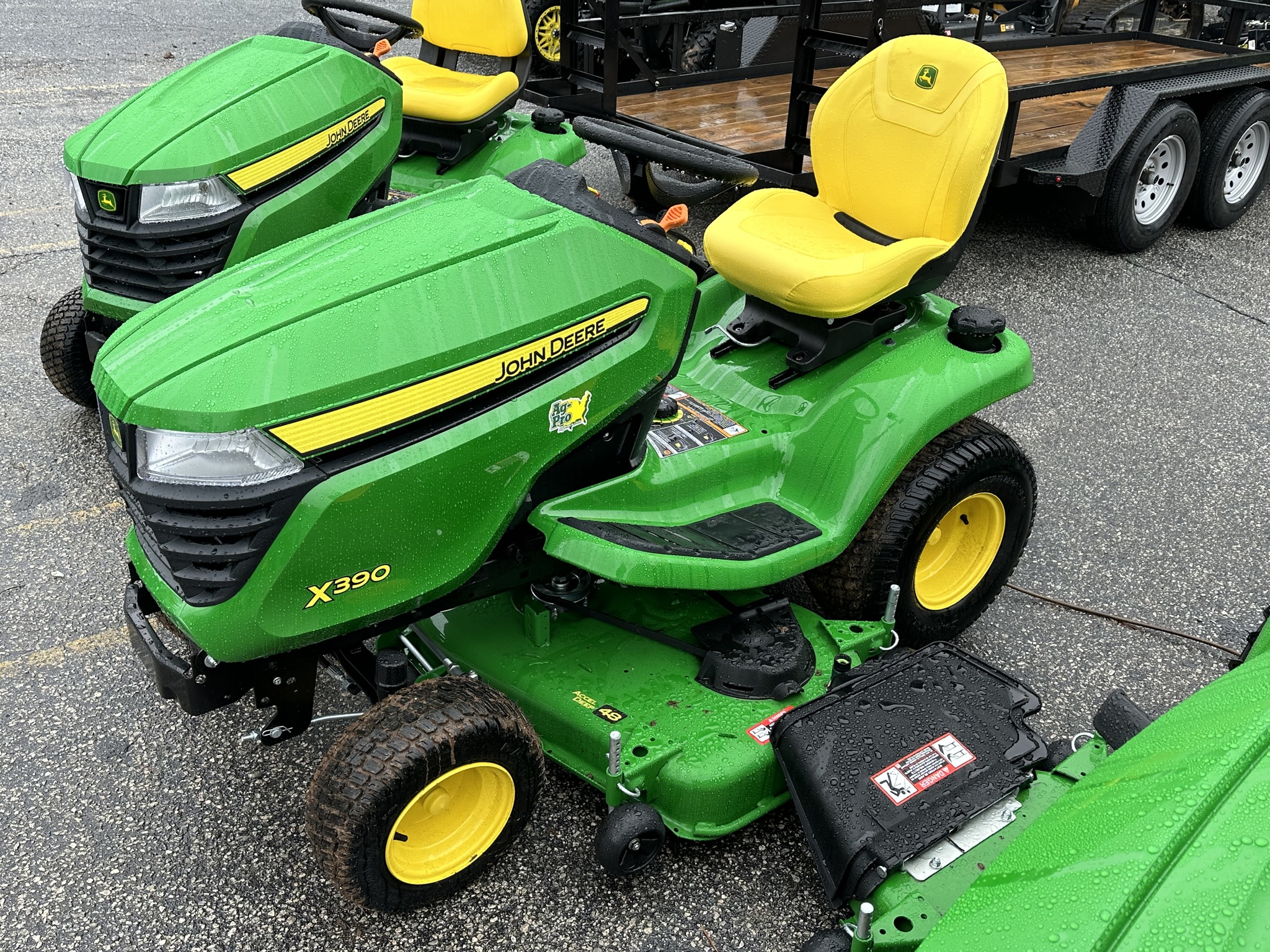 2024 John Deere X390 Image 2