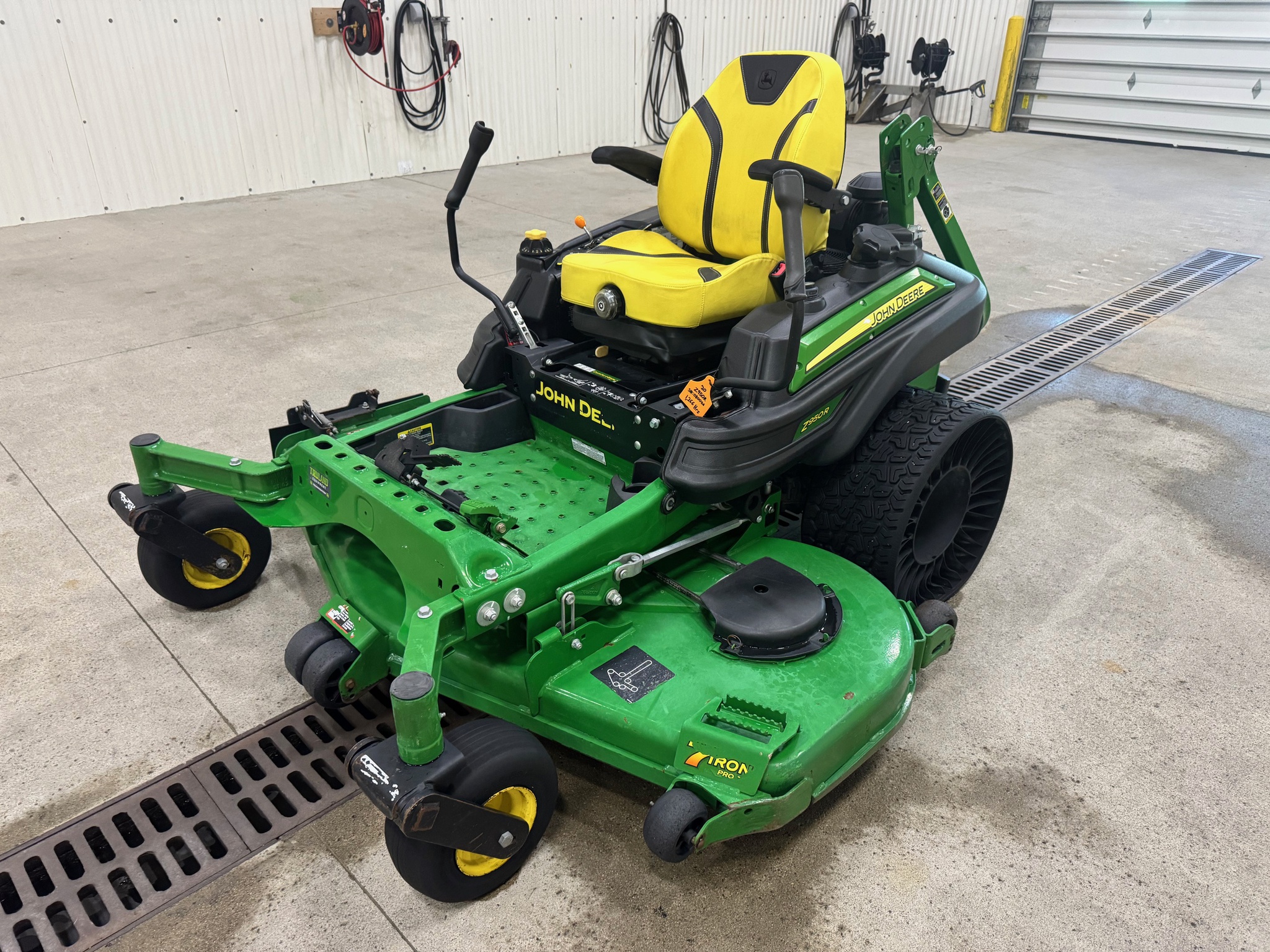2020 John Deere Z950R Image 1