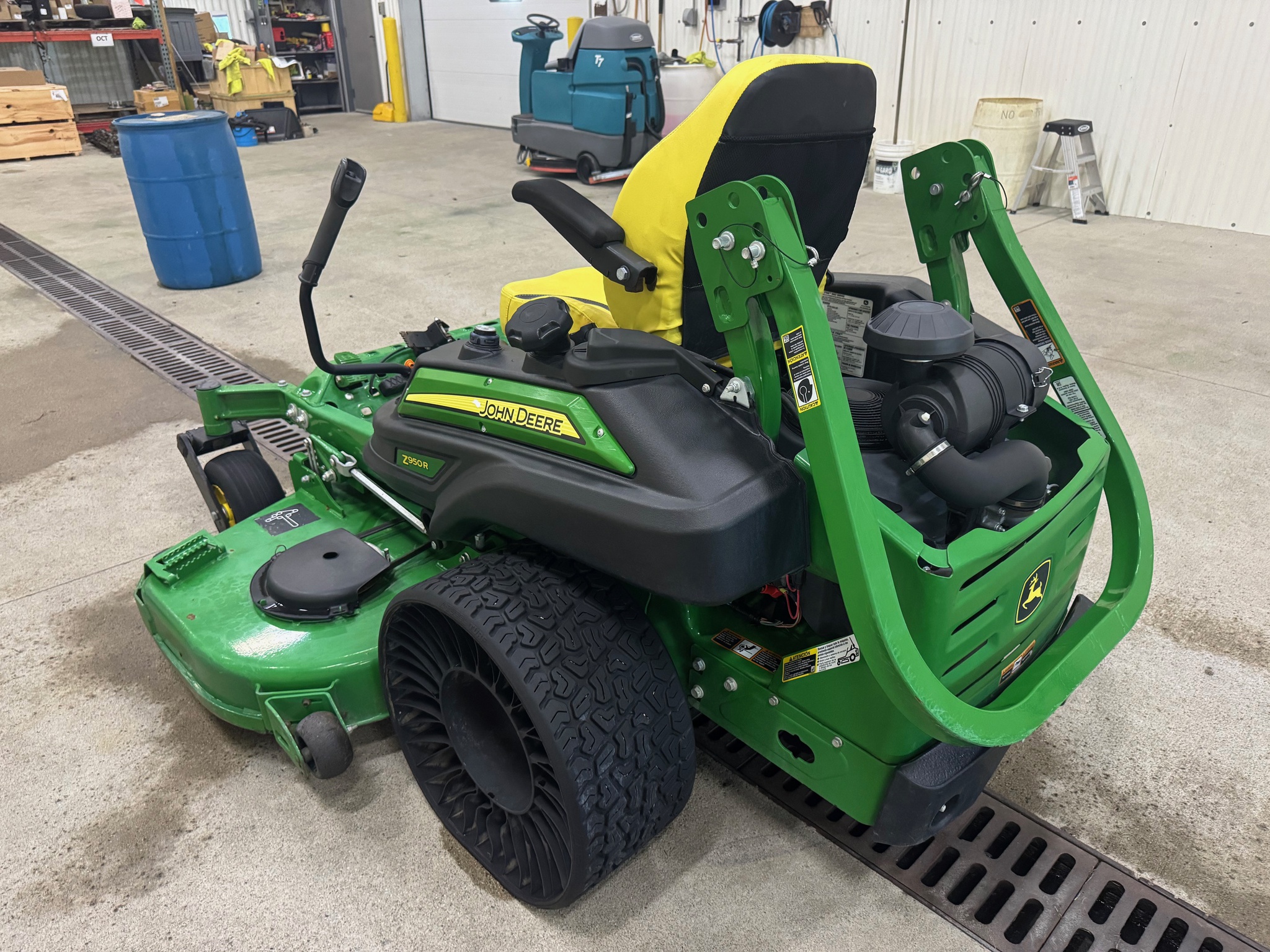 2020 John Deere Z950R Image 3